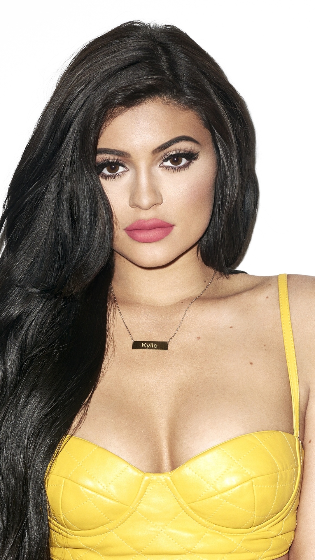 Download mobile wallpaper Model, American, Celebrity, Brown Eyes, Black Hair, Long Hair, Lipstick, Kylie Jenner for free.