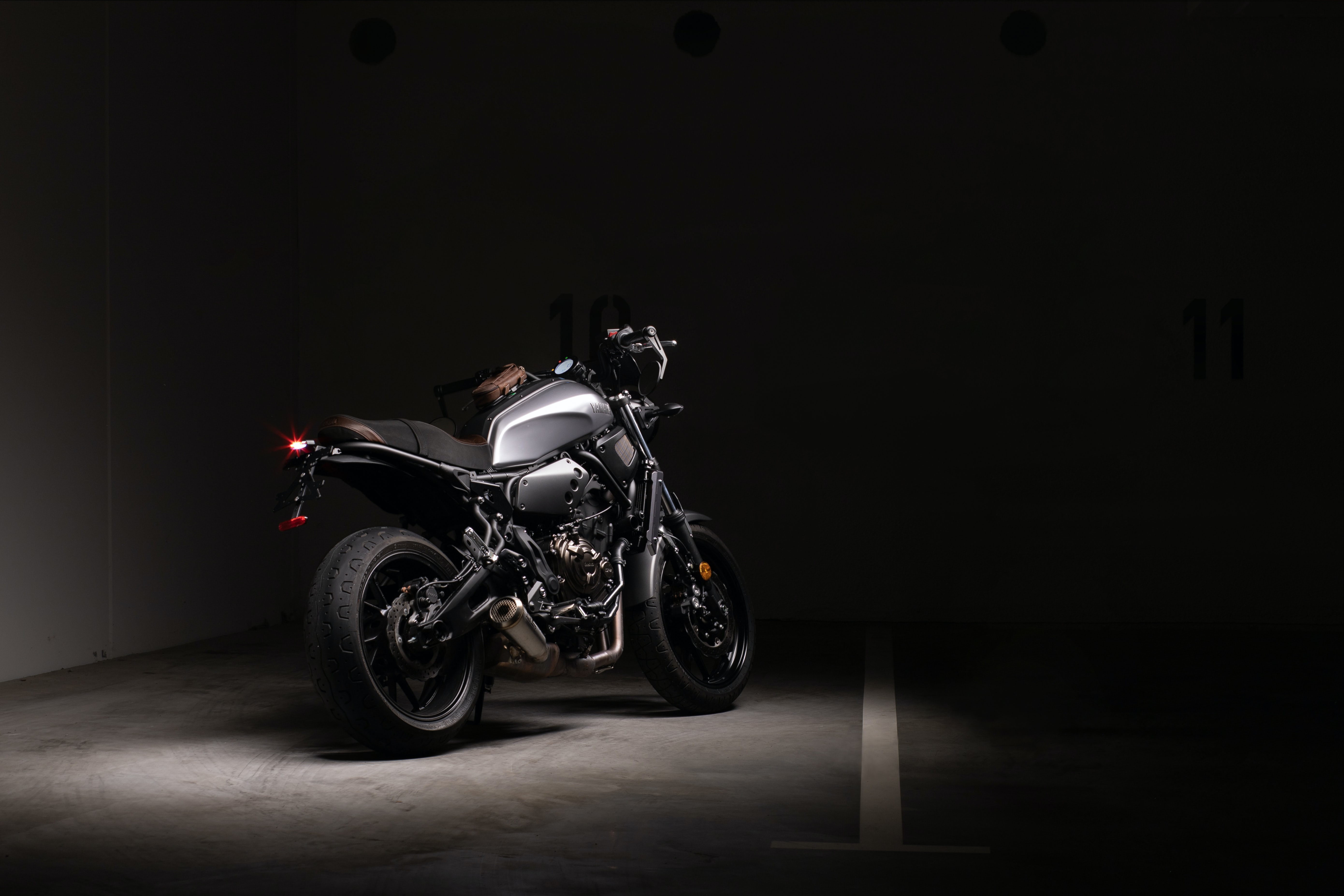 motorcycle, rear view, back view, motorcycles, dark, grey, wheels HD wallpaper