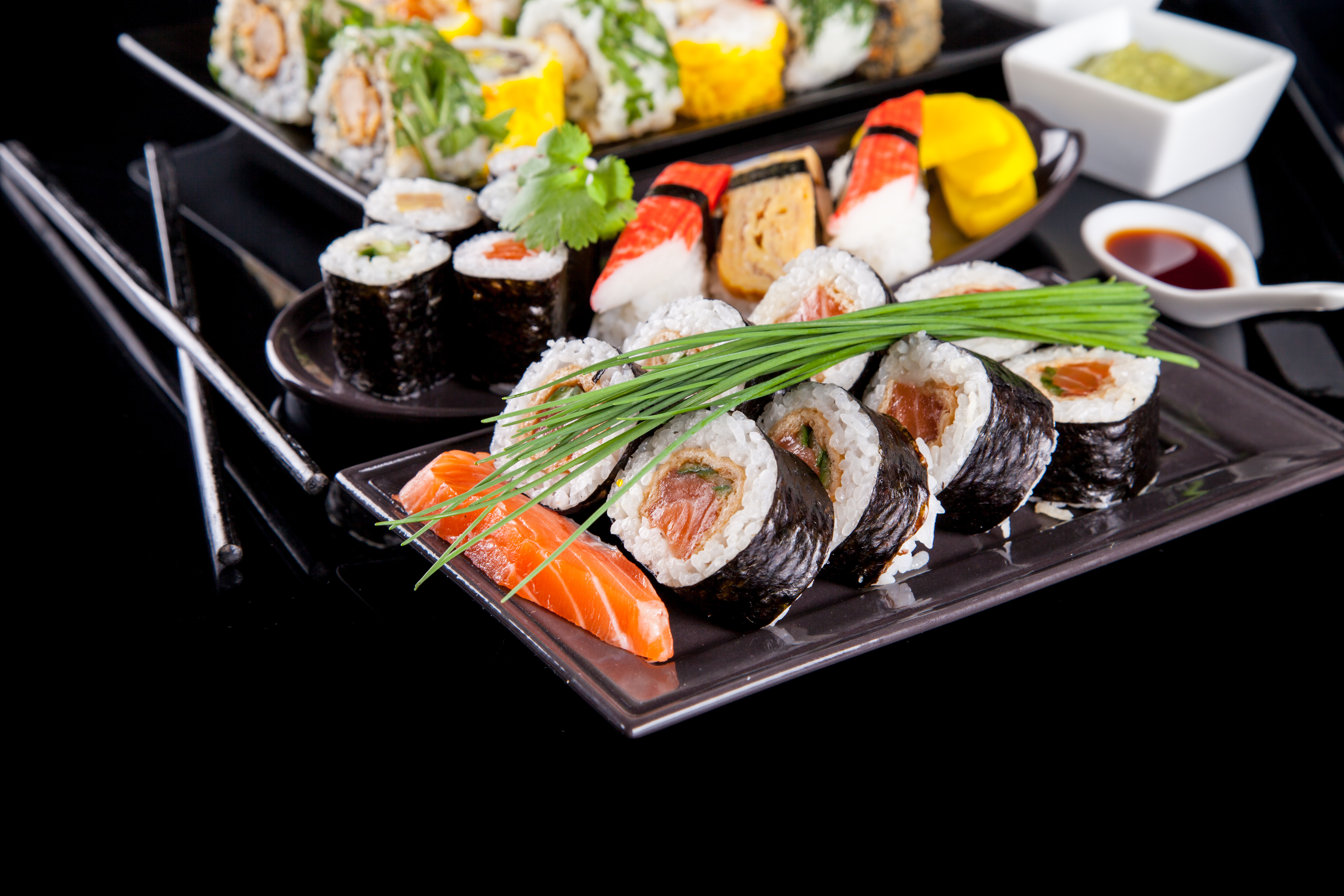 736781 Hintergrundbild herunterladen nahrungsmittel, sushi, fisch, japanisch, reis, meeresfrüchte - Bildschirmschoner und Bilder kostenlos