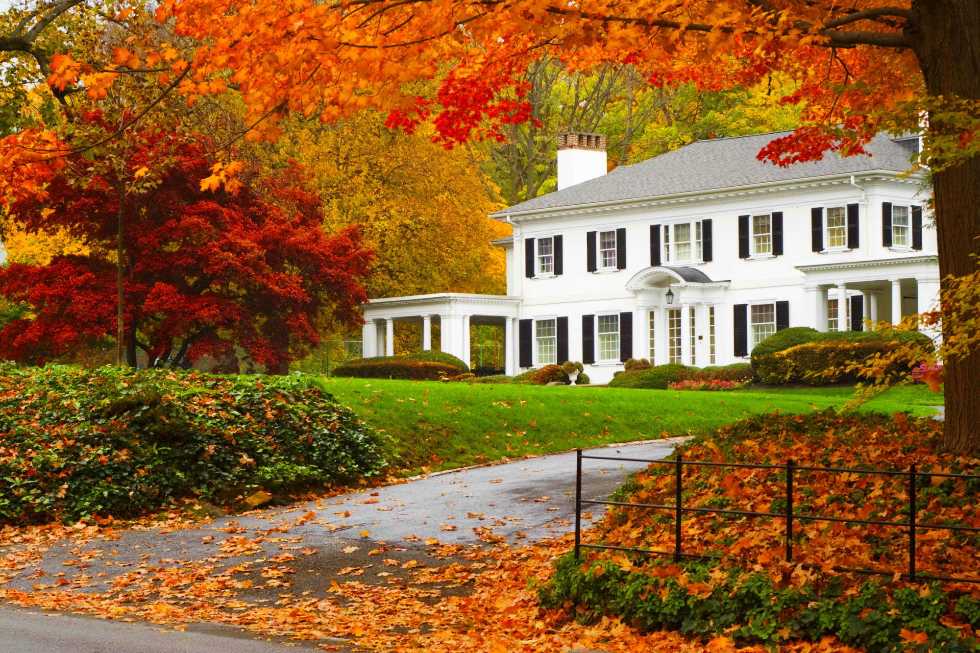 Free download wallpaper Fall, House, Man Made on your PC desktop