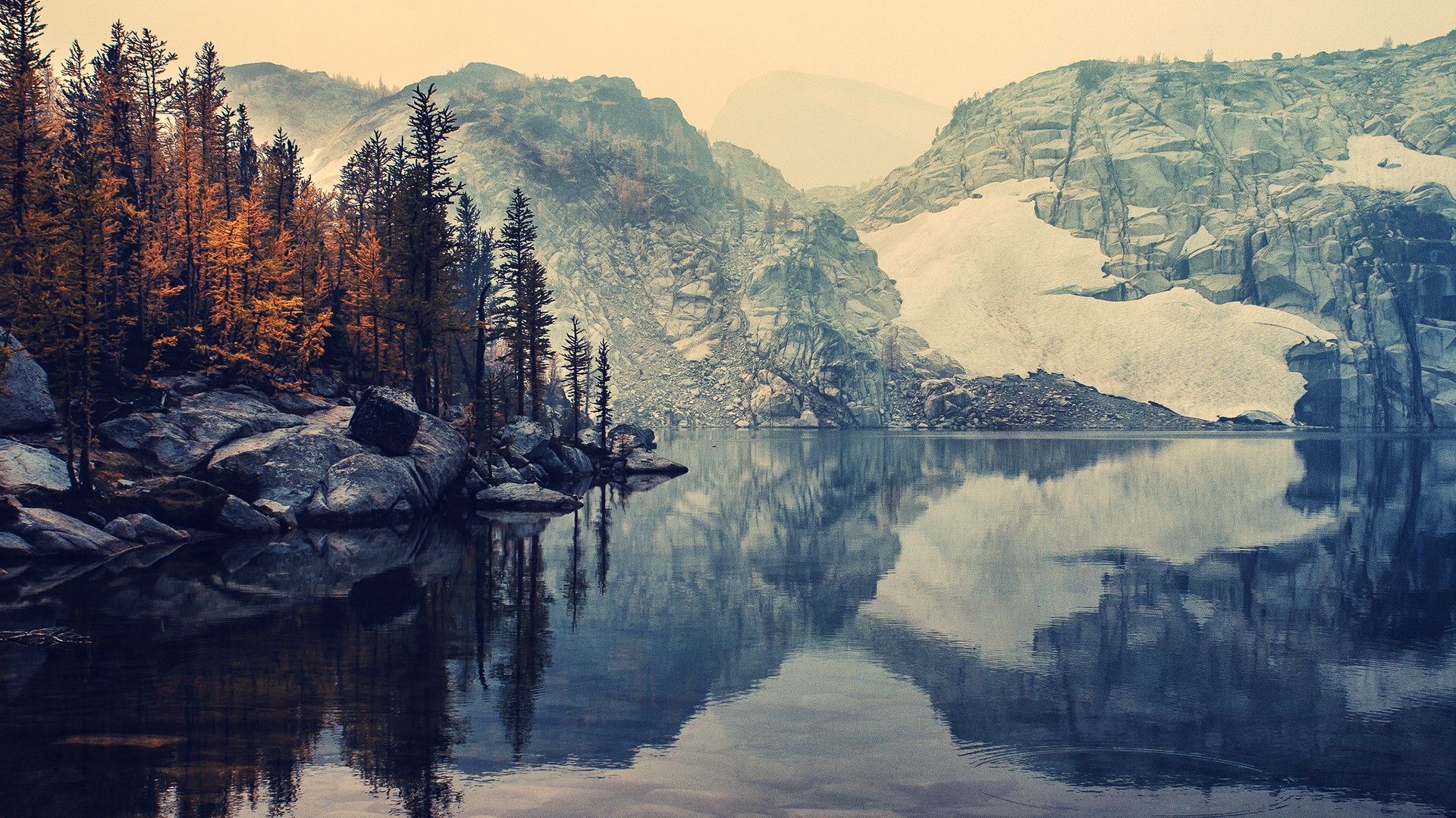Скачать картинку Горы, Озеро, Гора, Земля/природа в телефон бесплатно.