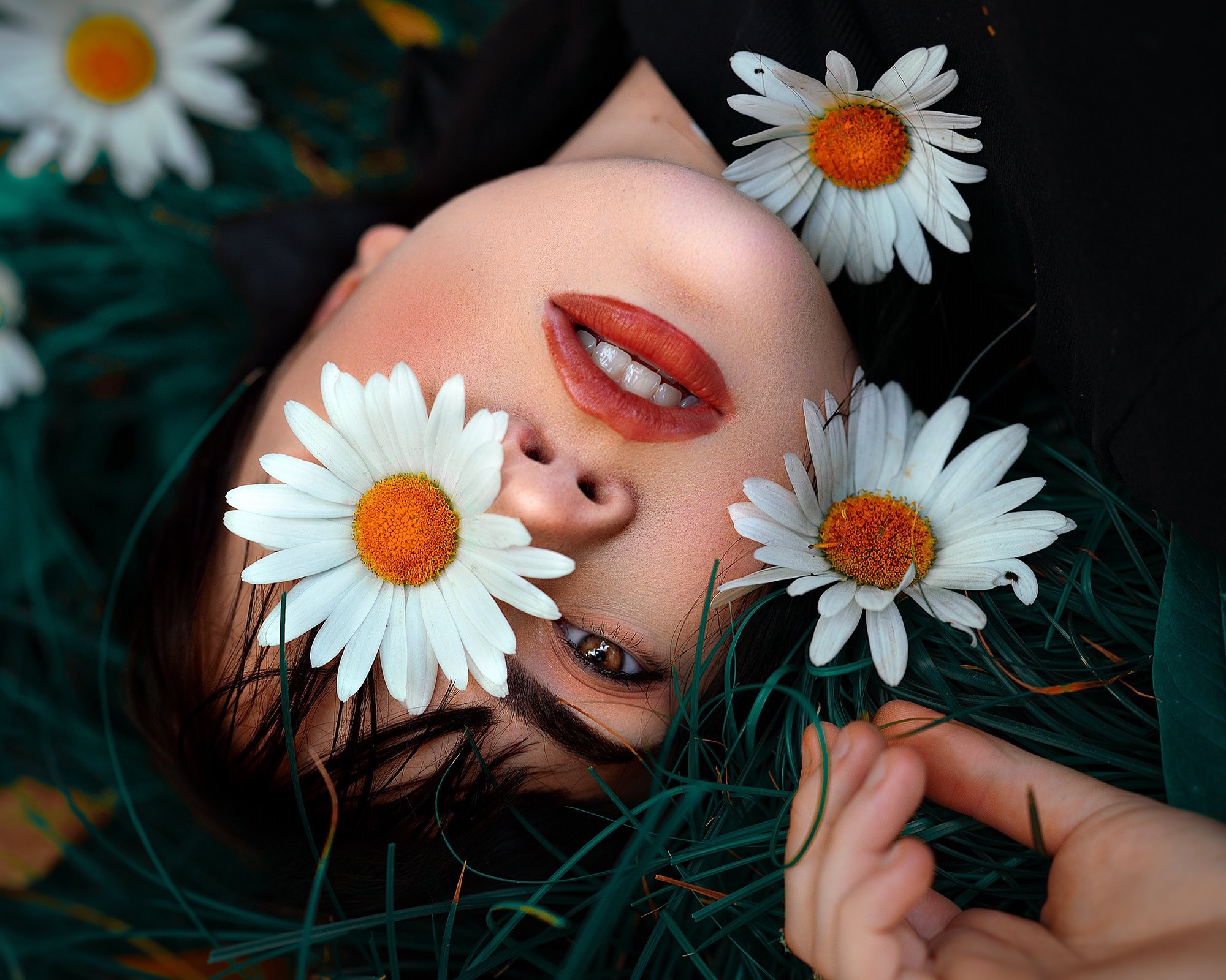 Download mobile wallpaper Chamomile, Face, Women for free.