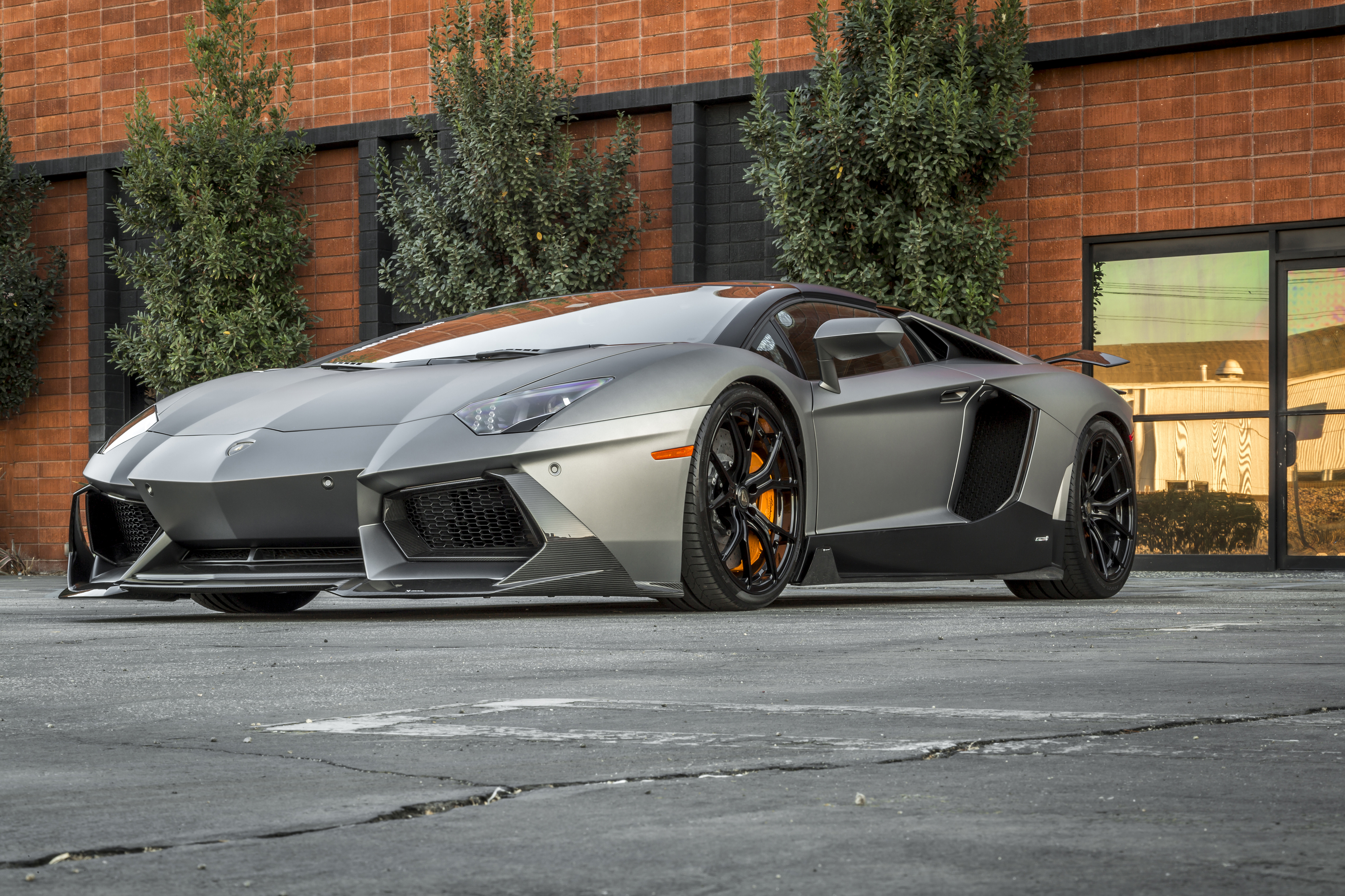 Скачать обои Lamborghini Aventador Сарагоса Edizione на телефон бесплатно