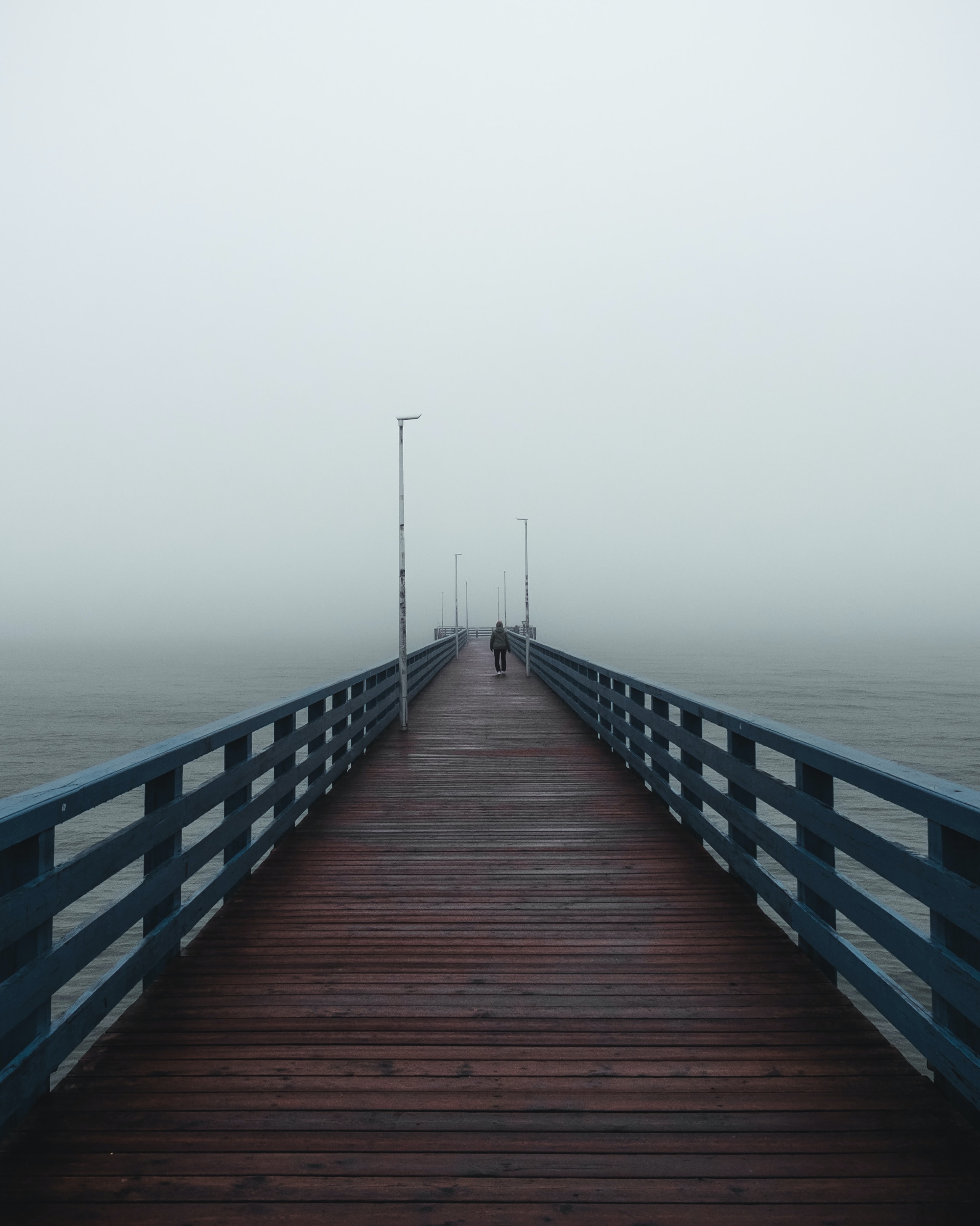 Laden Sie das Verschiedenes, Sonstige, Nebel, Mensch, Person, Einsamkeit, Sea, Seebrücke, Pier-Bild kostenlos auf Ihren PC-Desktop herunter