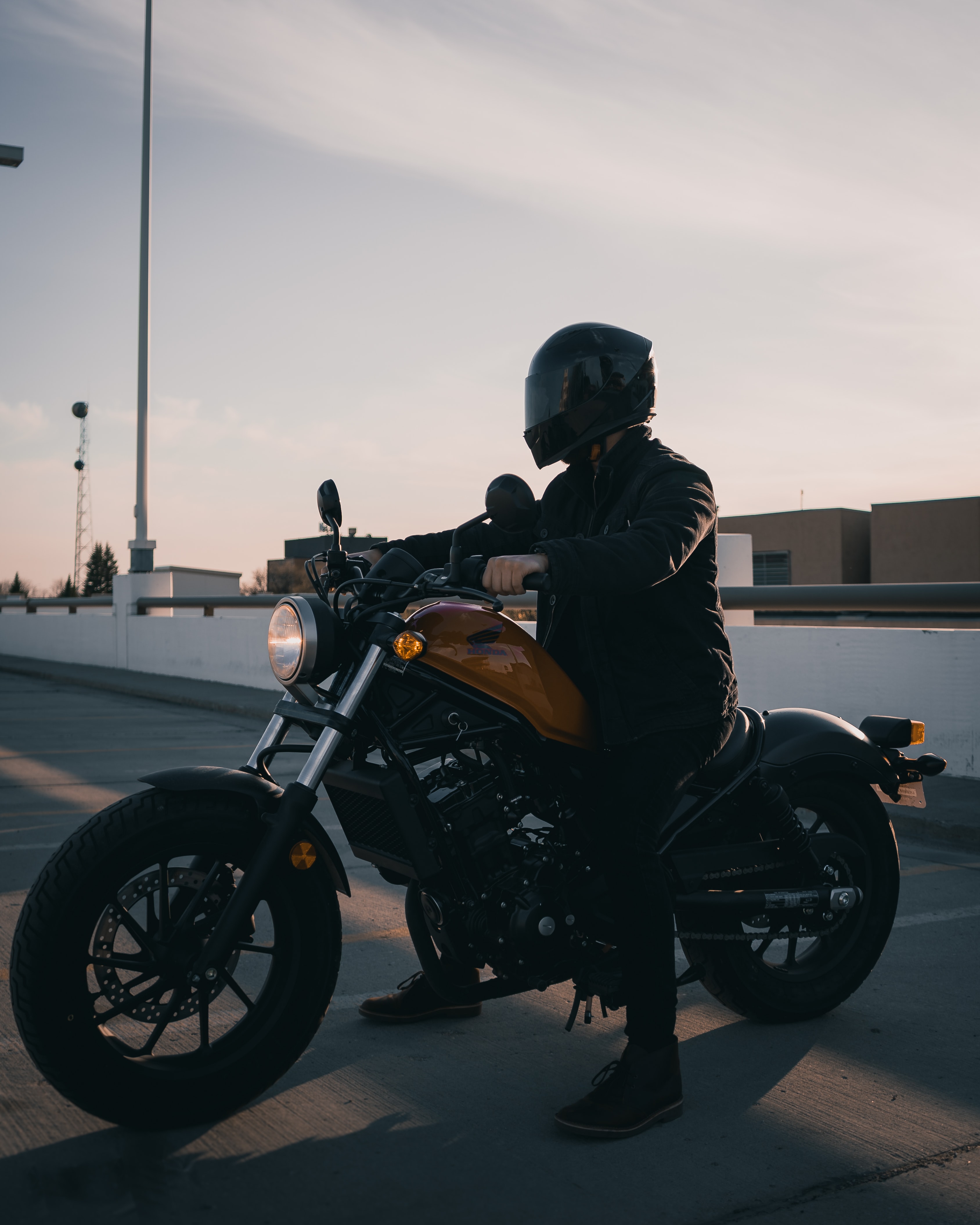 95242 descargar imagen motocicletas, casco, motociclista, motocicleta, bicicleta, ruedas: fondos de pantalla y protectores de pantalla gratis