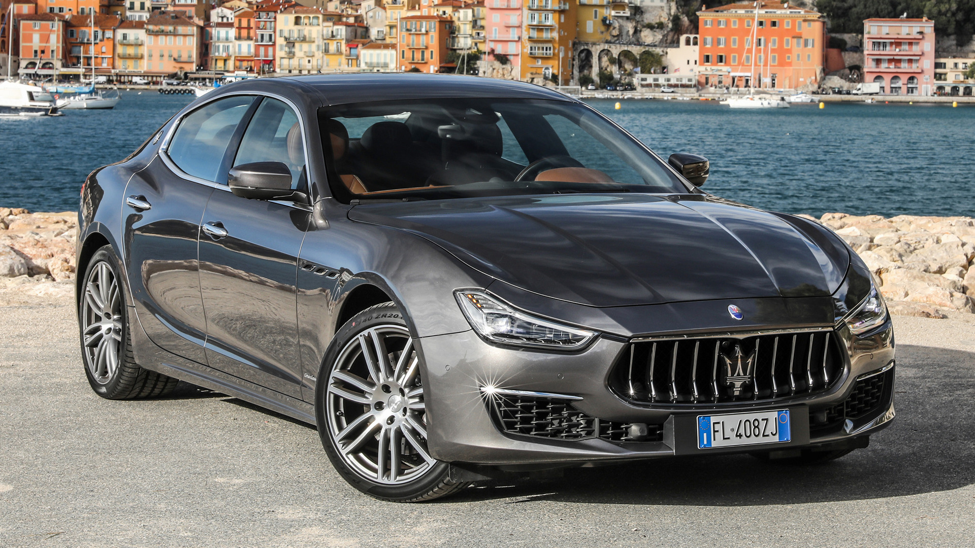 Завантажити шпалери Maserati Ghibli Granlusso на телефон безкоштовно