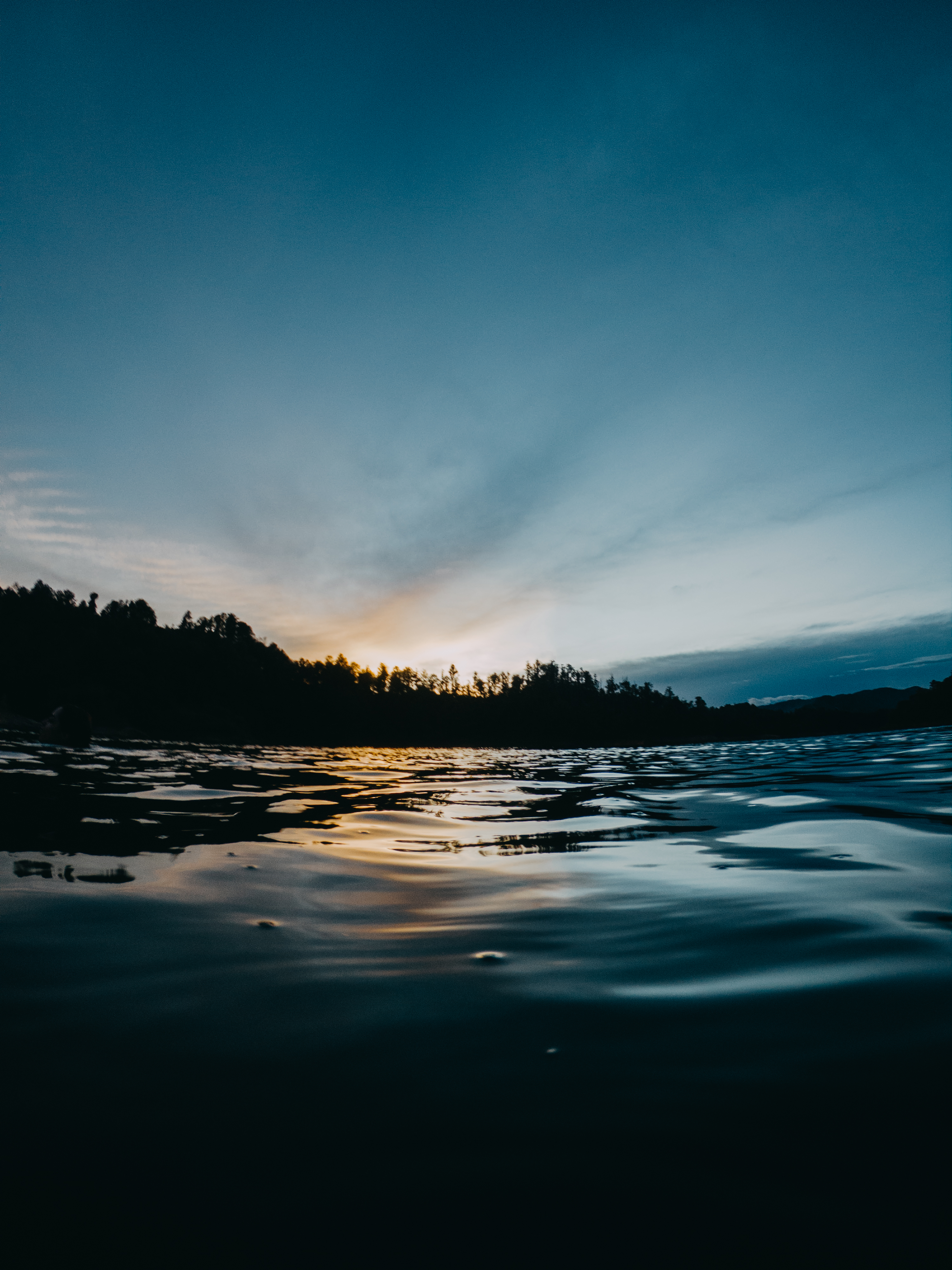 Laden Sie das Sunset, See, Bank, Natur, Wasser, Ufer, Dunkel-Bild kostenlos auf Ihren PC-Desktop herunter