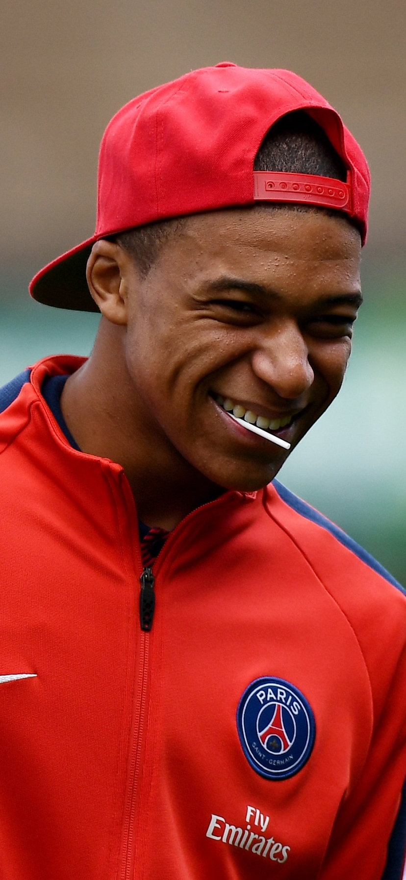 Download mobile wallpaper Sports, Soccer, French, Kylian Mbappé for free.