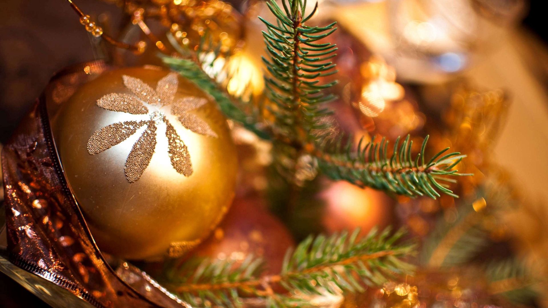 Download mobile wallpaper New Year, Ball, Holidays, Shine, Brilliance for free.