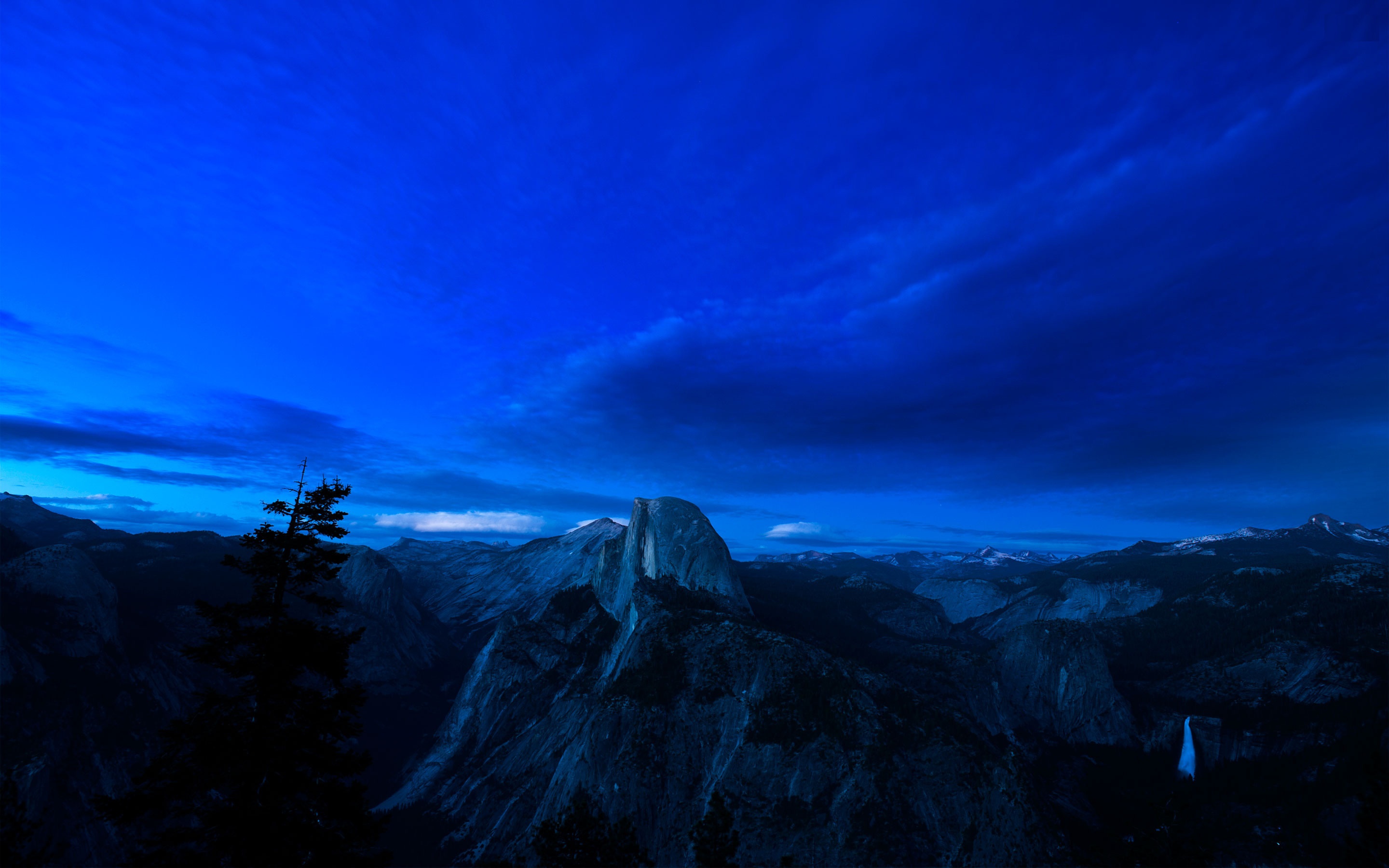 Скачать картинку Небо, Гора, Дерево, Синий, Йосемитский Национальный Парк, Земля/природа в телефон бесплатно.