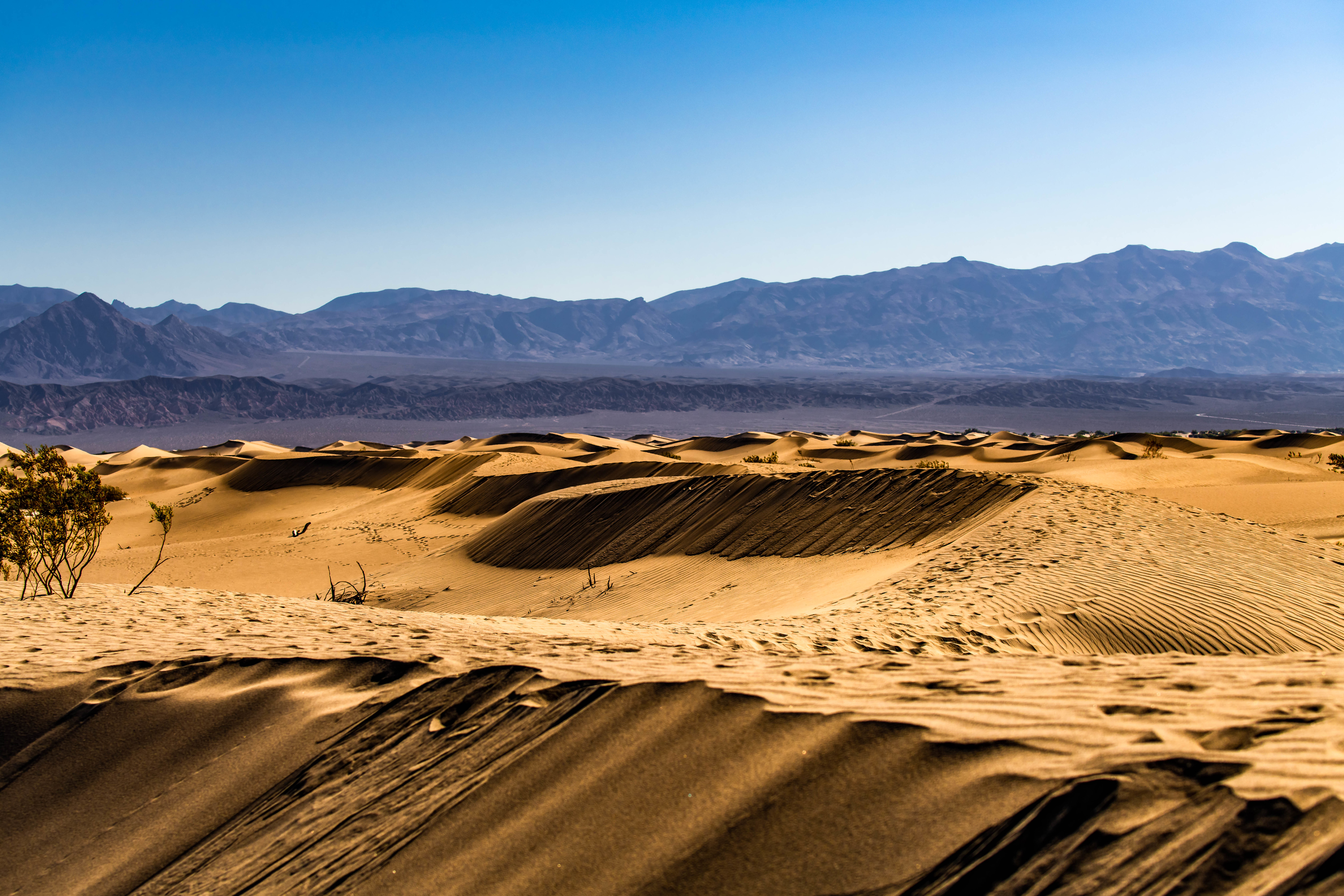 Скачать картинку Горы, Скалы, Природа, Песок, Пустыня в телефон бесплатно.