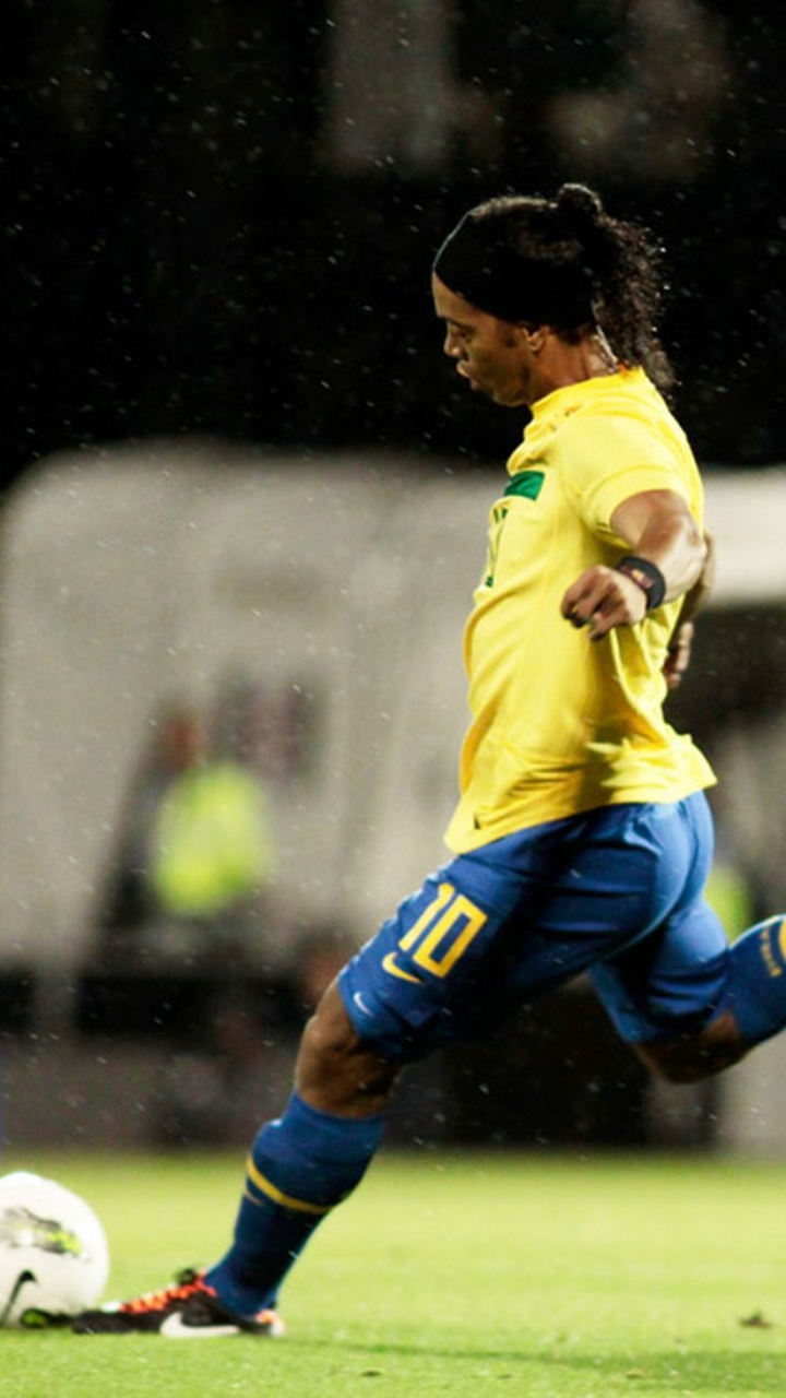 Descarga gratuita de fondo de pantalla para móvil de Fútbol, Ronaldinho, Deporte.