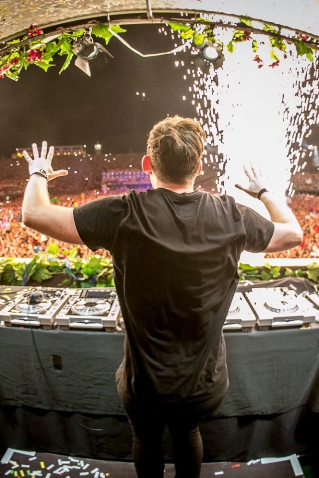 Download mobile wallpaper Music, Dj, Hardwell for free.