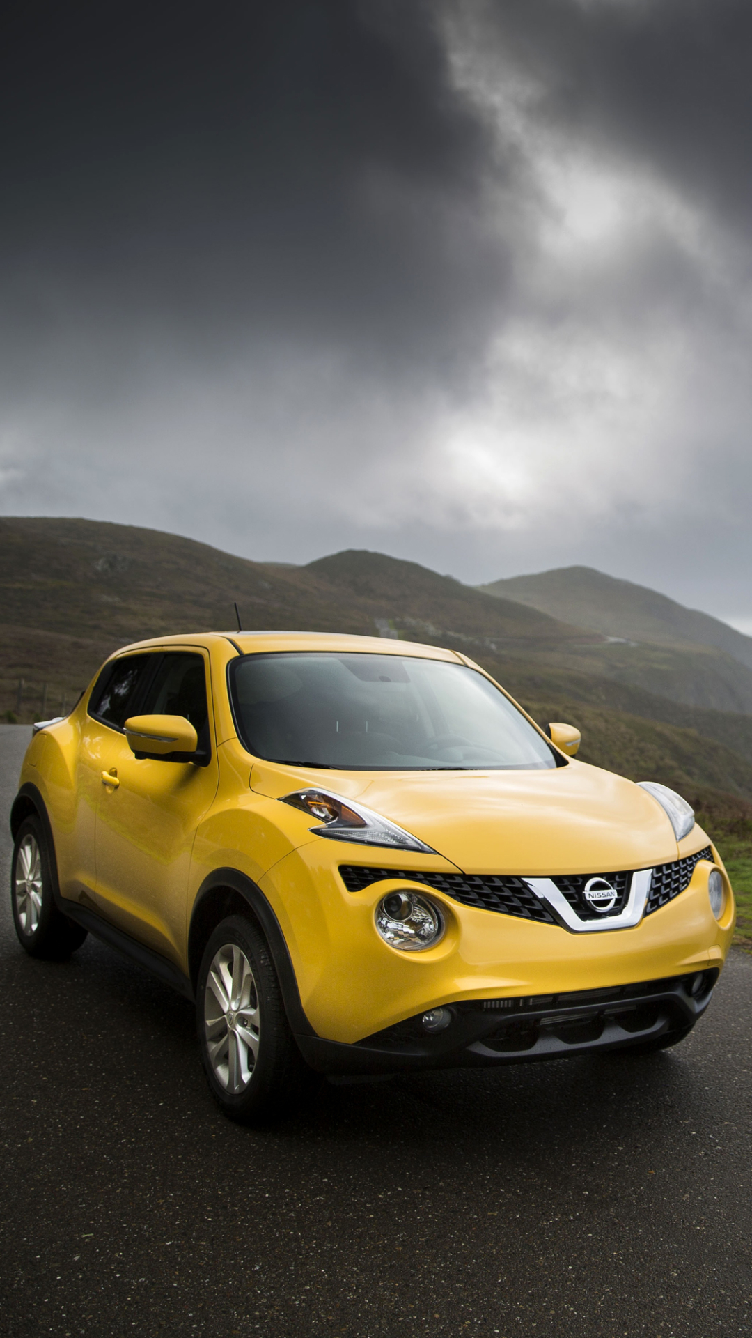 Download mobile wallpaper Nissan, Car, Nissan Juke, Vehicle, Vehicles, Yellow Car for free.