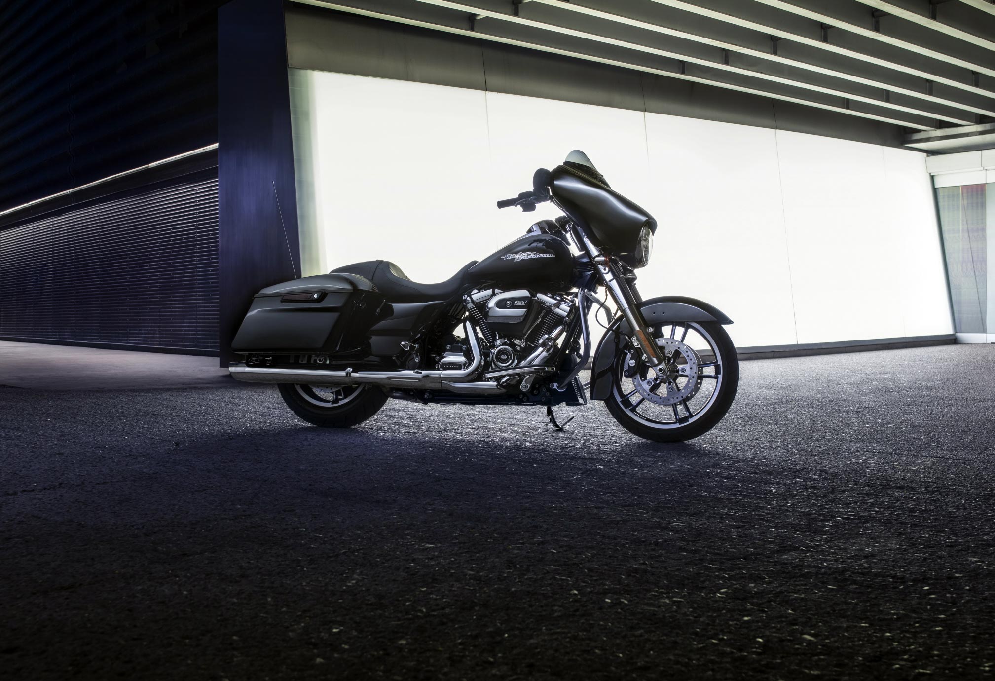 Download mobile wallpaper Harley Davidson, Vehicles, Harley Davidson Street Glide for free.