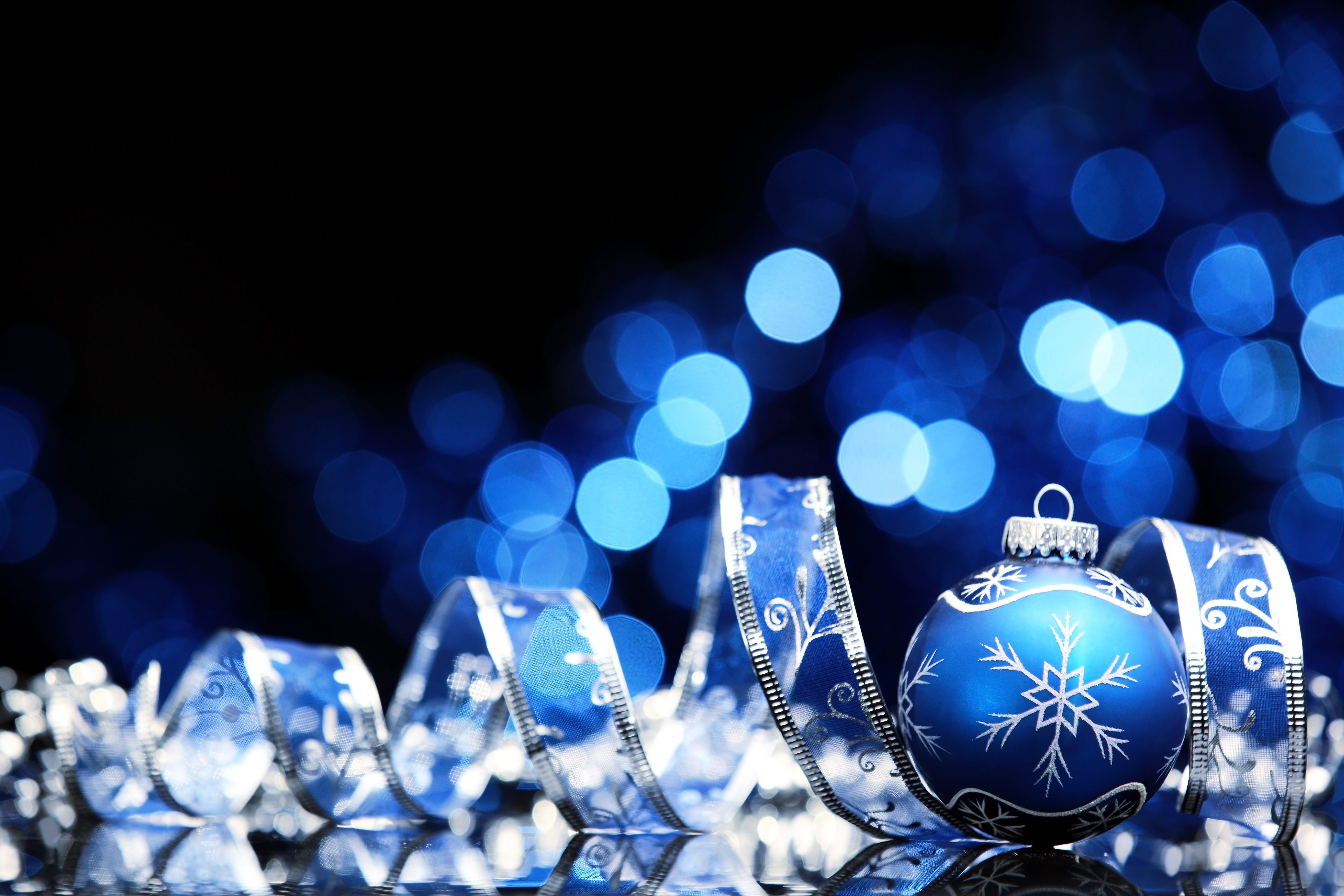 618815 descargar fondo de pantalla navidad, decoración, día festivo, azul, bokeh, adornos de navidad, luz: protectores de pantalla e imágenes gratis