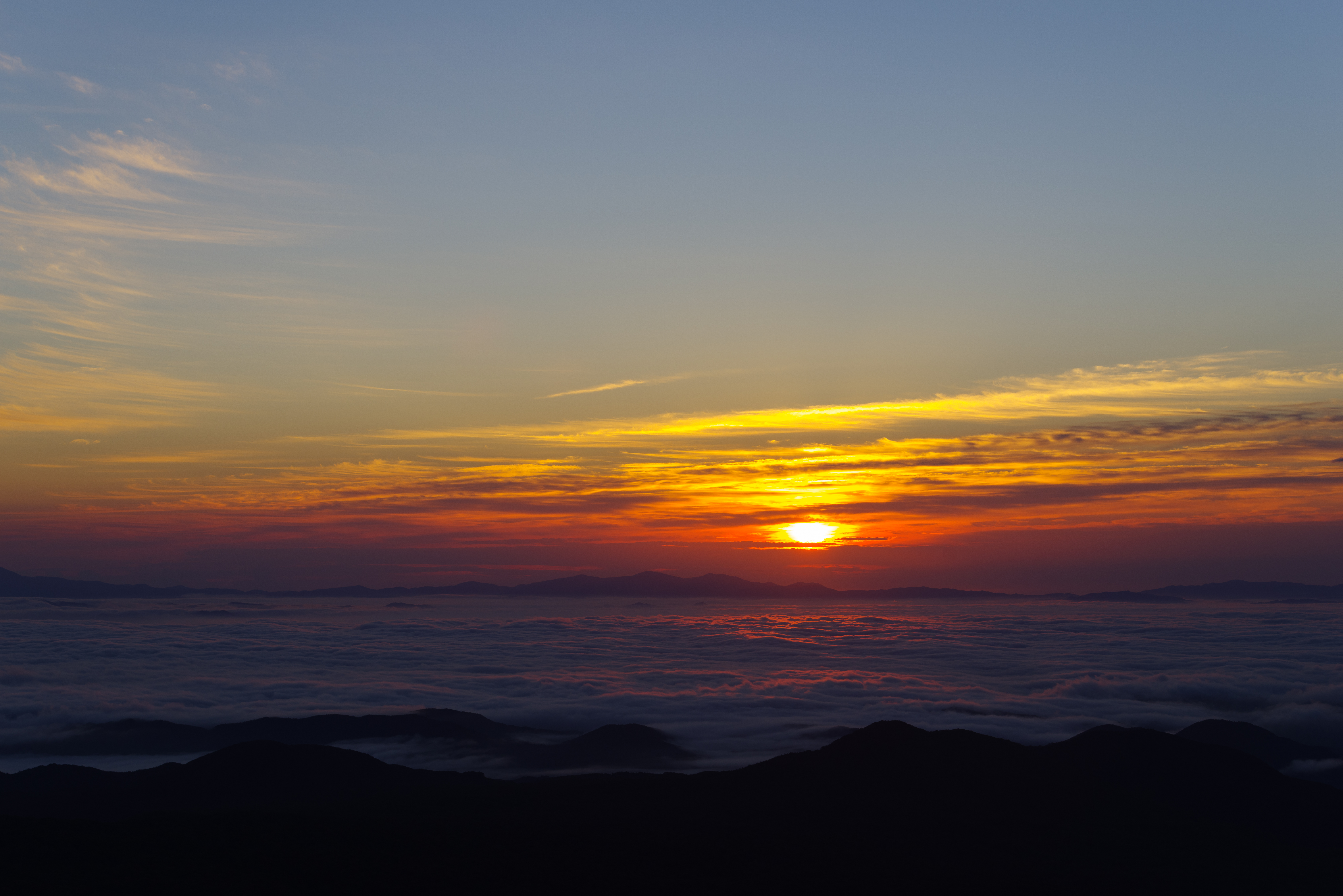 Laden Sie das Natur, Sunset, Mountains, Dämmerung, Twilight, Clouds-Bild kostenlos auf Ihren PC-Desktop herunter