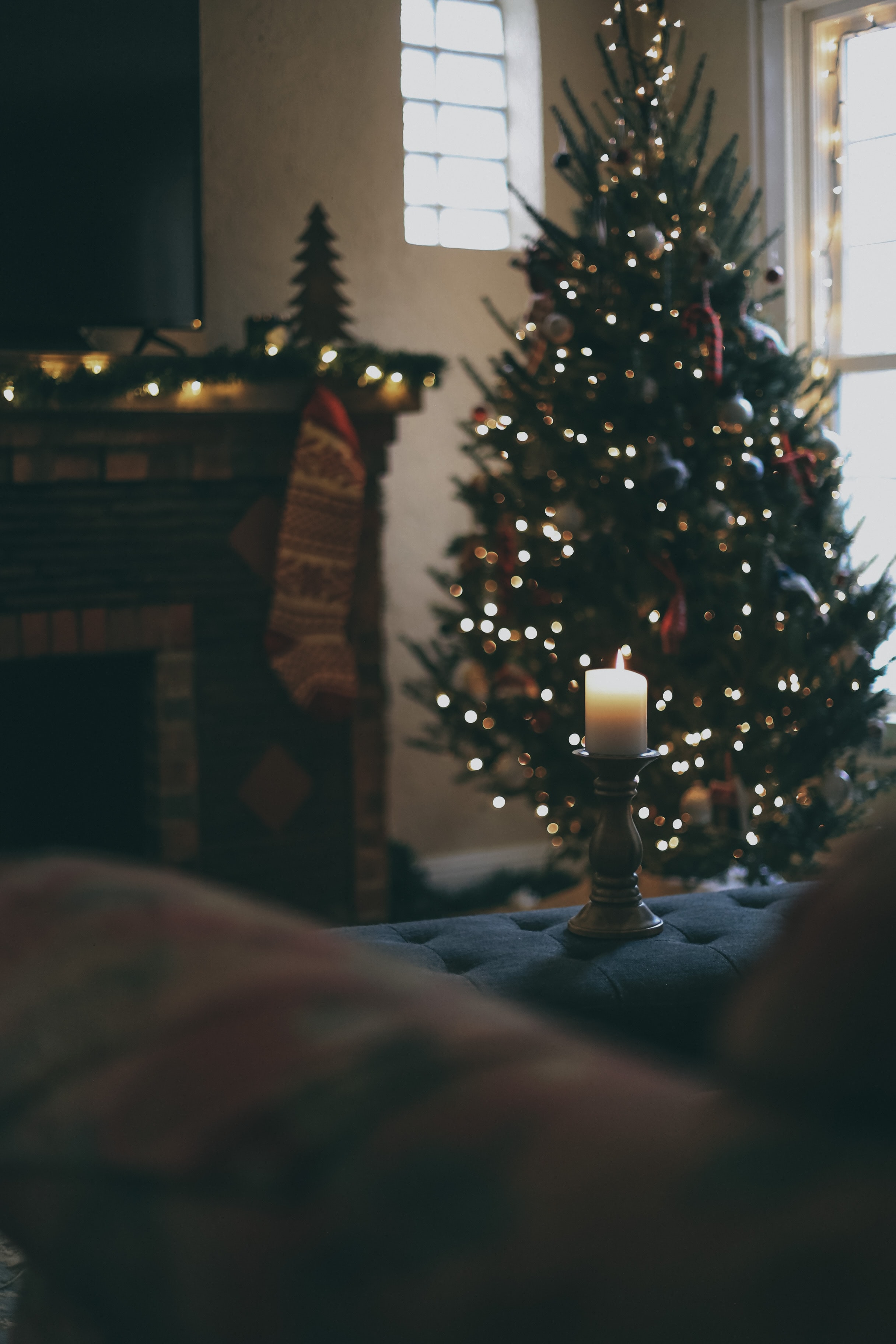 Téléchargez des papiers peints mobile Arbre De Noël, Fêtes, Bougie, Nouvel An, Sapin De Noël, Noël gratuitement.
