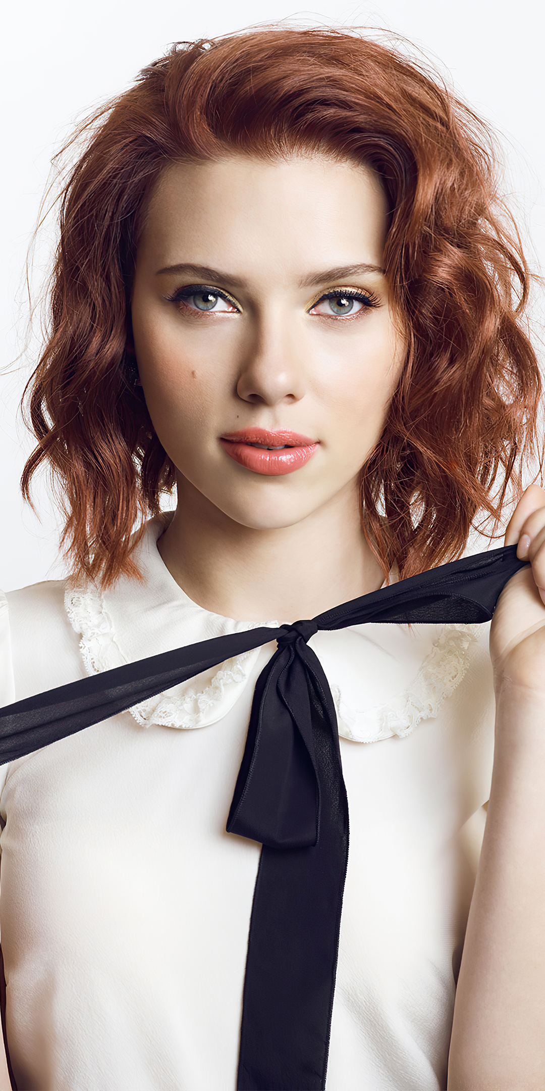 Download mobile wallpaper Scarlett Johansson, Redhead, Blue Eyes, American, Comics, Actress for free.