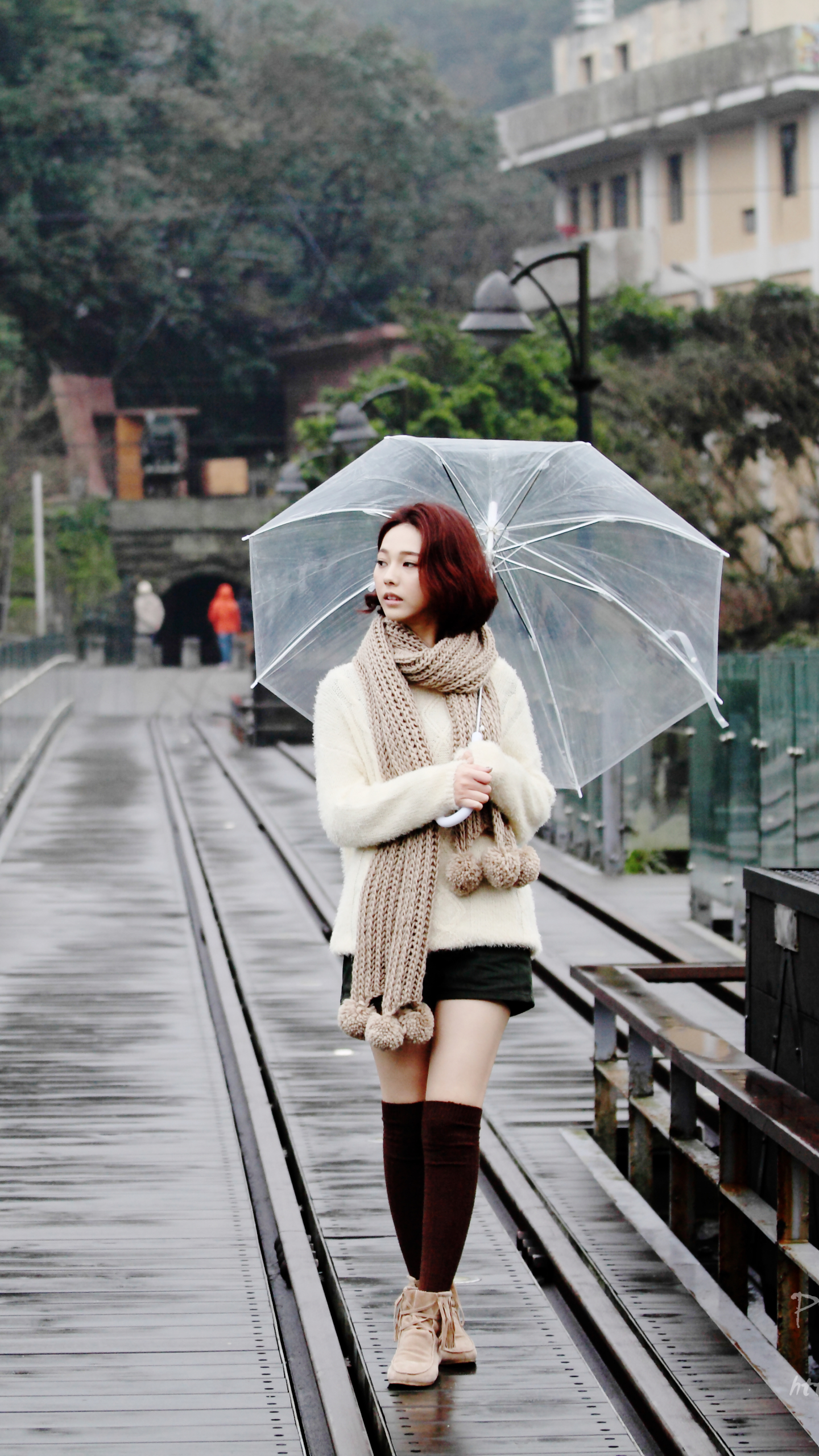 Download mobile wallpaper Rain, Umbrella, Model, Women, Asian, Taiwanese, Lín Yǔ for free.