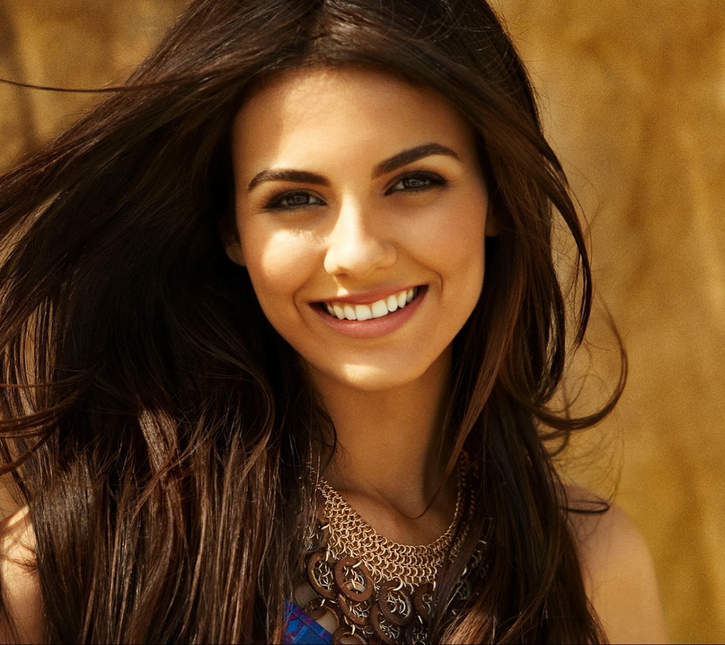 Download mobile wallpaper Brunette, Celebrity, Brown Eyes, Actress, Victoria Justice for free.