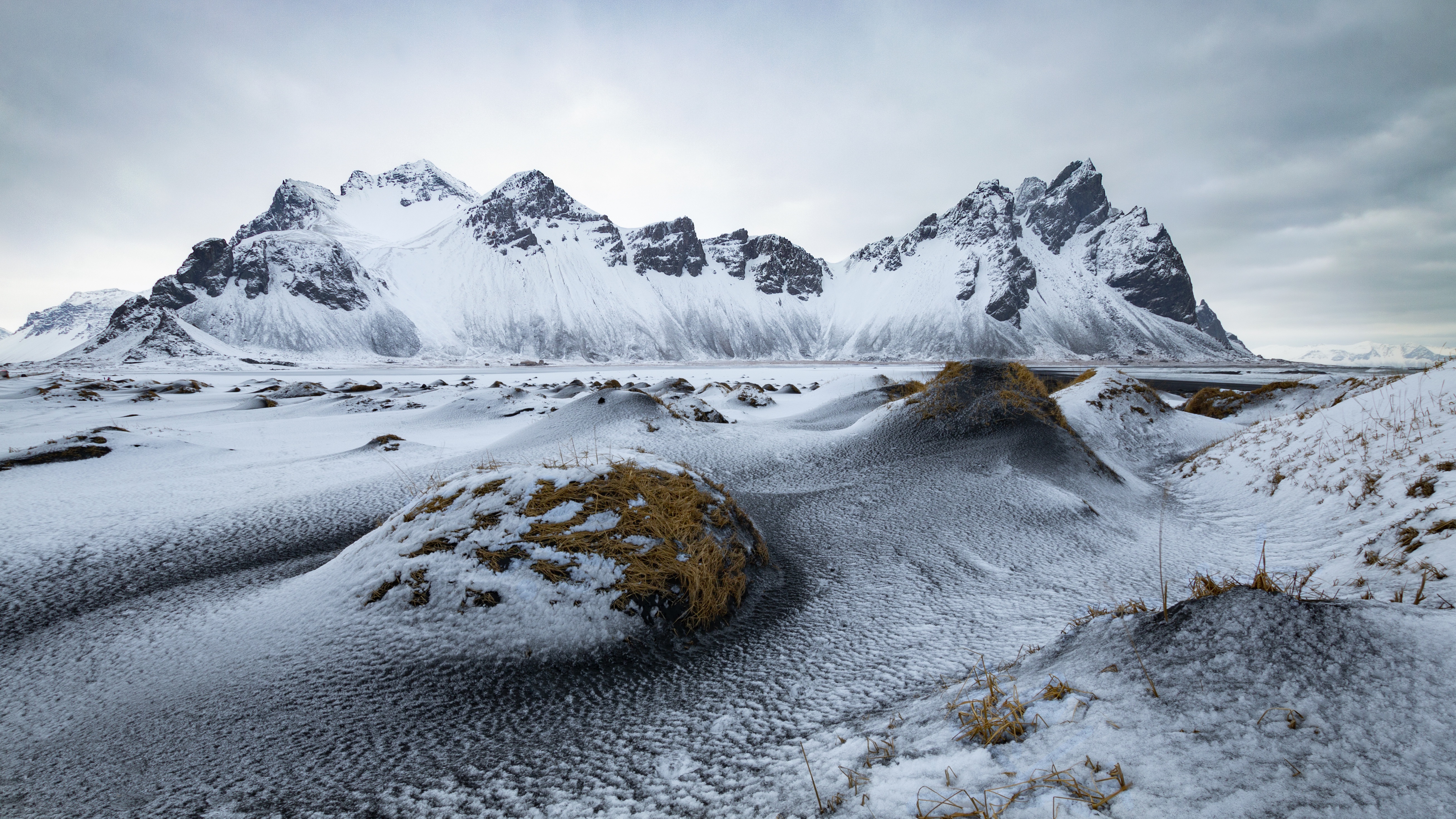 Baixe gratuitamente a imagem Inverno, Montanhas, Neve, Islândia, Terra/natureza, Vestrahorn na área de trabalho do seu PC