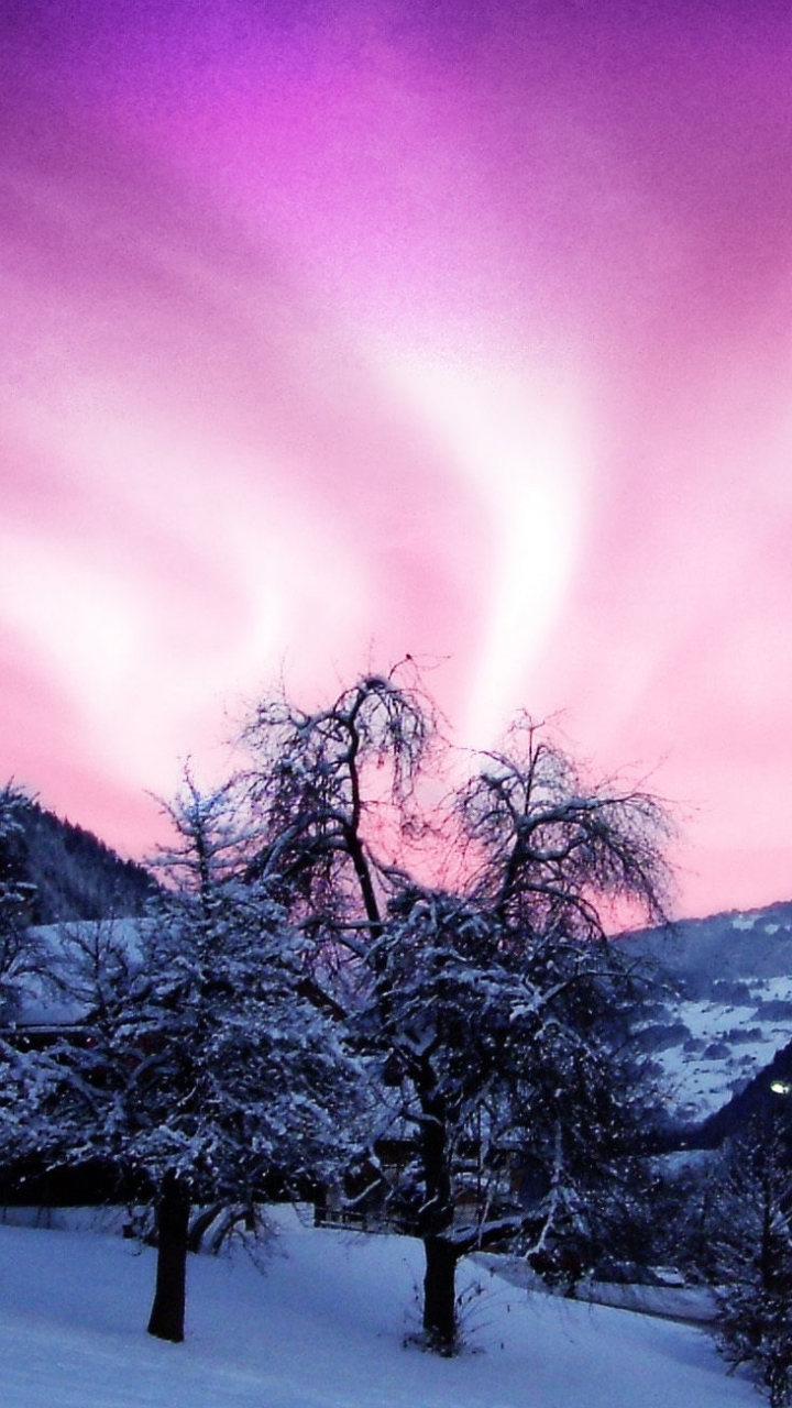 Handy-Wallpaper Winter, Berg, Licht, Baum, Gebirge, Fotografie, Nacht, Himmel, Nordlicht kostenlos herunterladen.