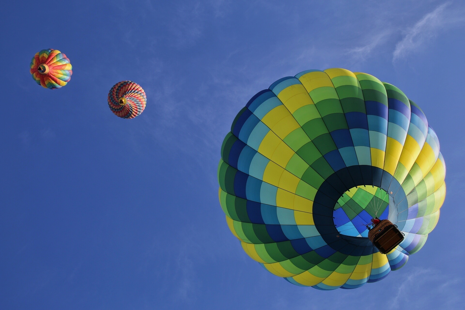 Free download wallpaper Sky, Vehicles, Hot Air Balloon on your PC desktop