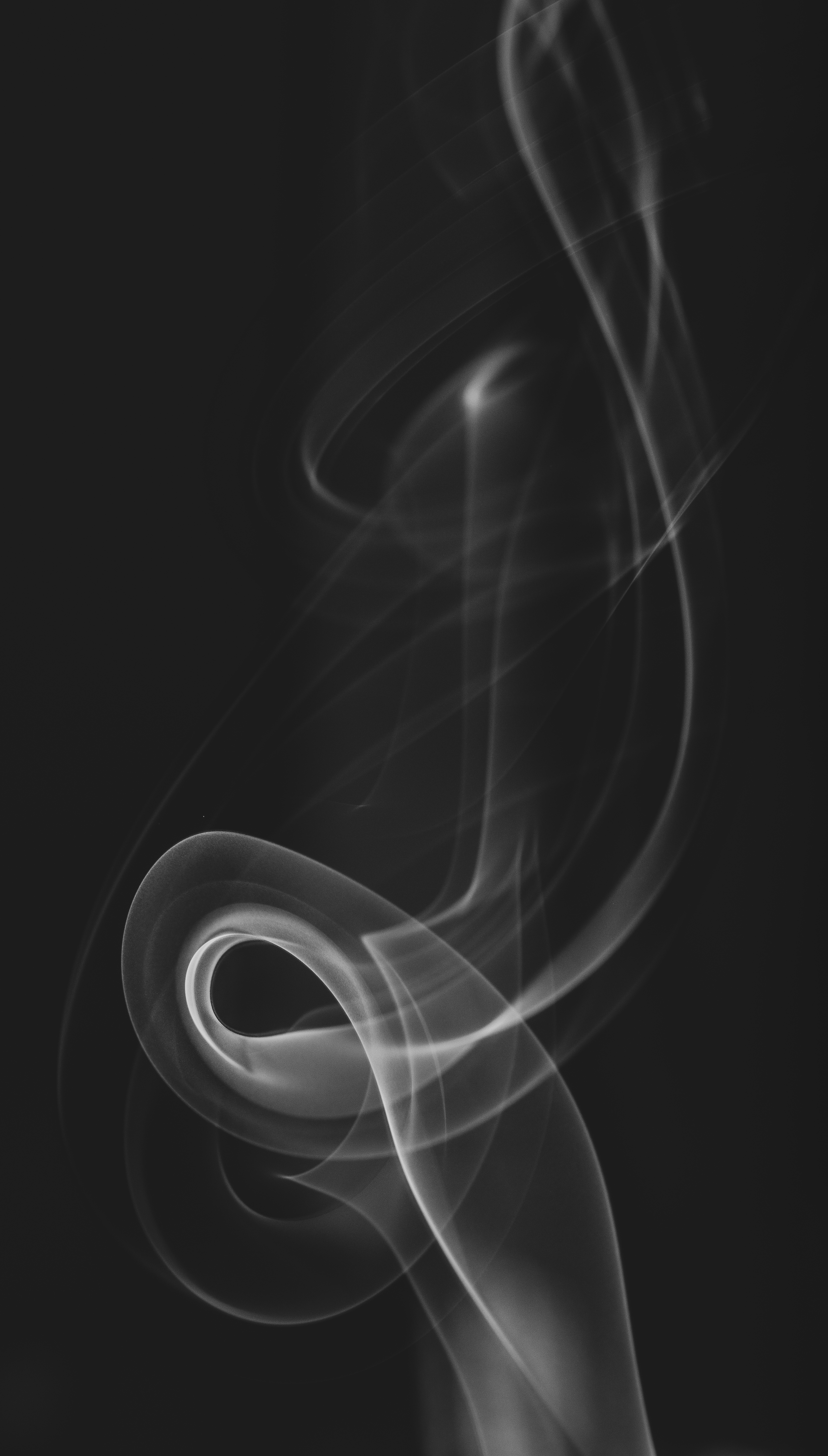 54841 Hintergrundbild herunterladen raucher, schwarz, das schwarze, schwarz und weiß, schwarz weiß, kurven, biegungen - Bildschirmschoner und Bilder kostenlos