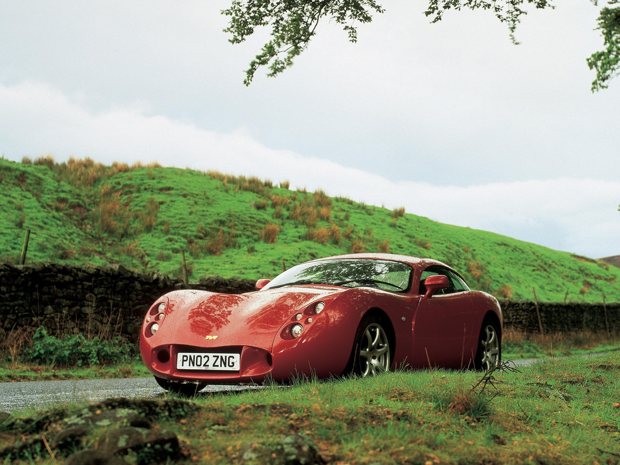 Free download wallpaper Grass, Cars, Side View, Tvr T440 on your PC desktop