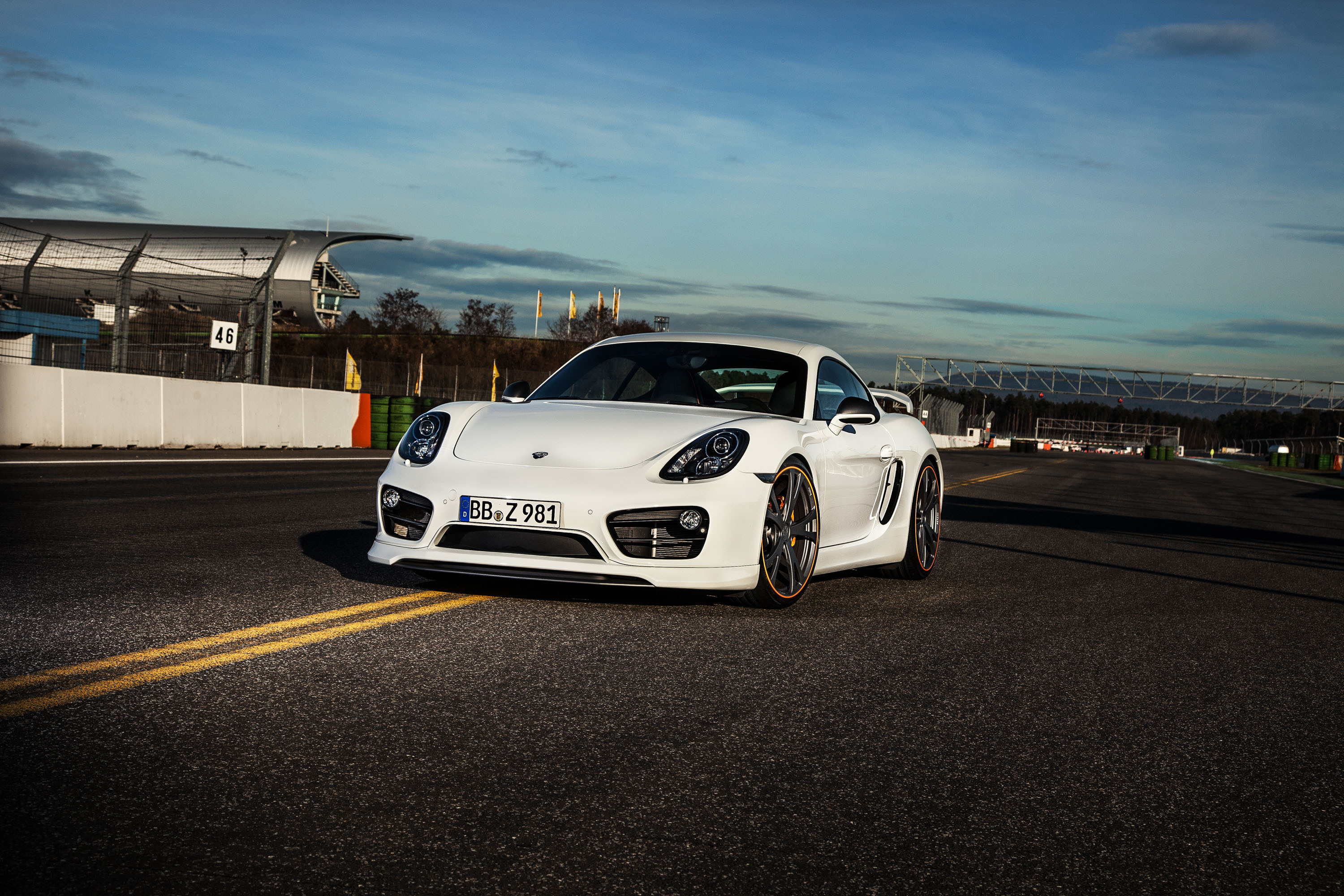 Descarga gratuita de fondo de pantalla para móvil de Porsche, Coche, Porsche Caimán, Vehículos, Coche Blanco.
