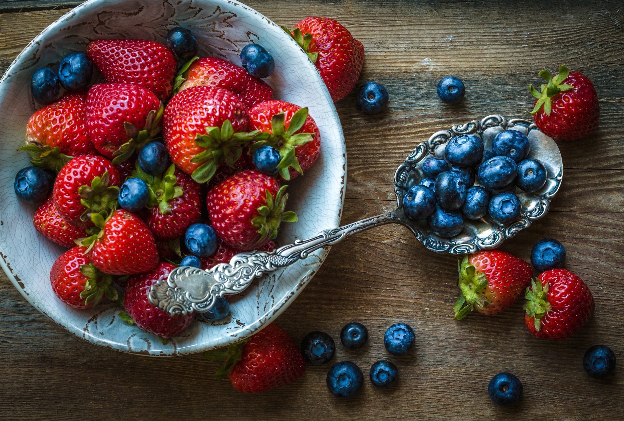 Laden Sie das Erdbeere, Frucht, Heidelbeere, Nahrungsmittel, Stillleben-Bild kostenlos auf Ihren PC-Desktop herunter