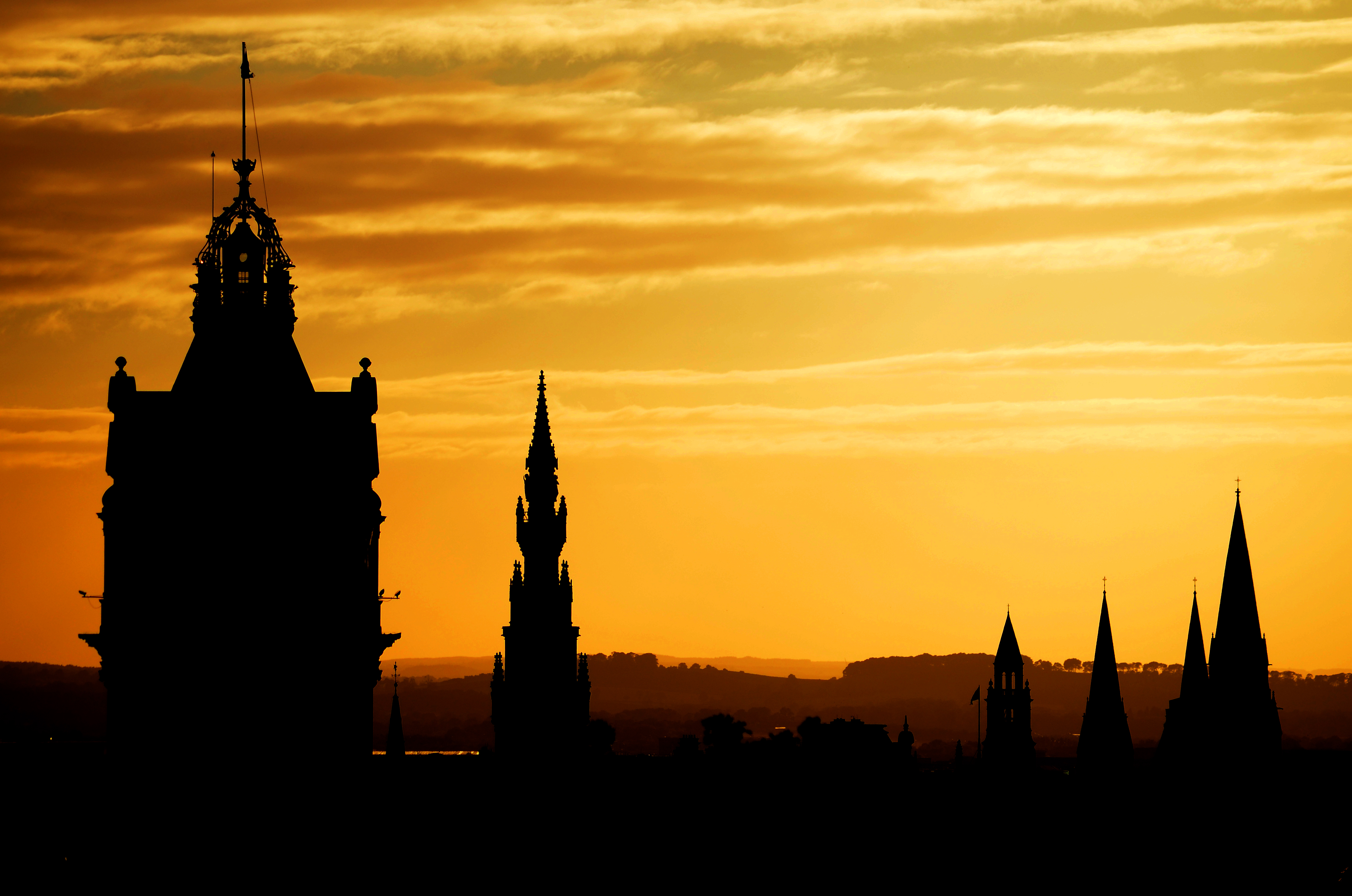 Free download wallpaper Cities, Sunset, Building, Silhouette, Tower on your PC desktop
