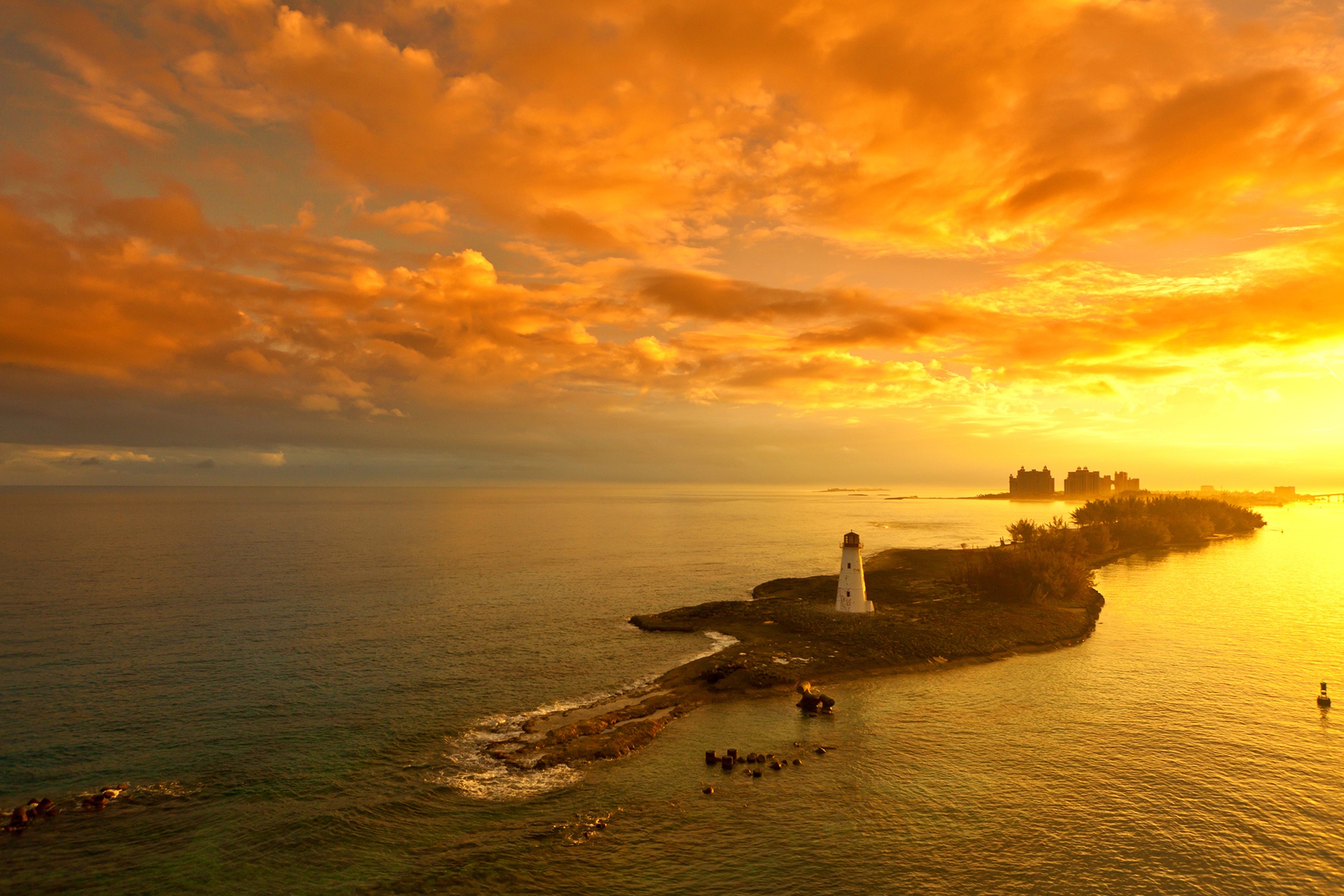 Handy-Wallpaper Horizont, Ozean, Leuchtturm, Wolke, Sonnenuntergang, Menschengemacht kostenlos herunterladen.