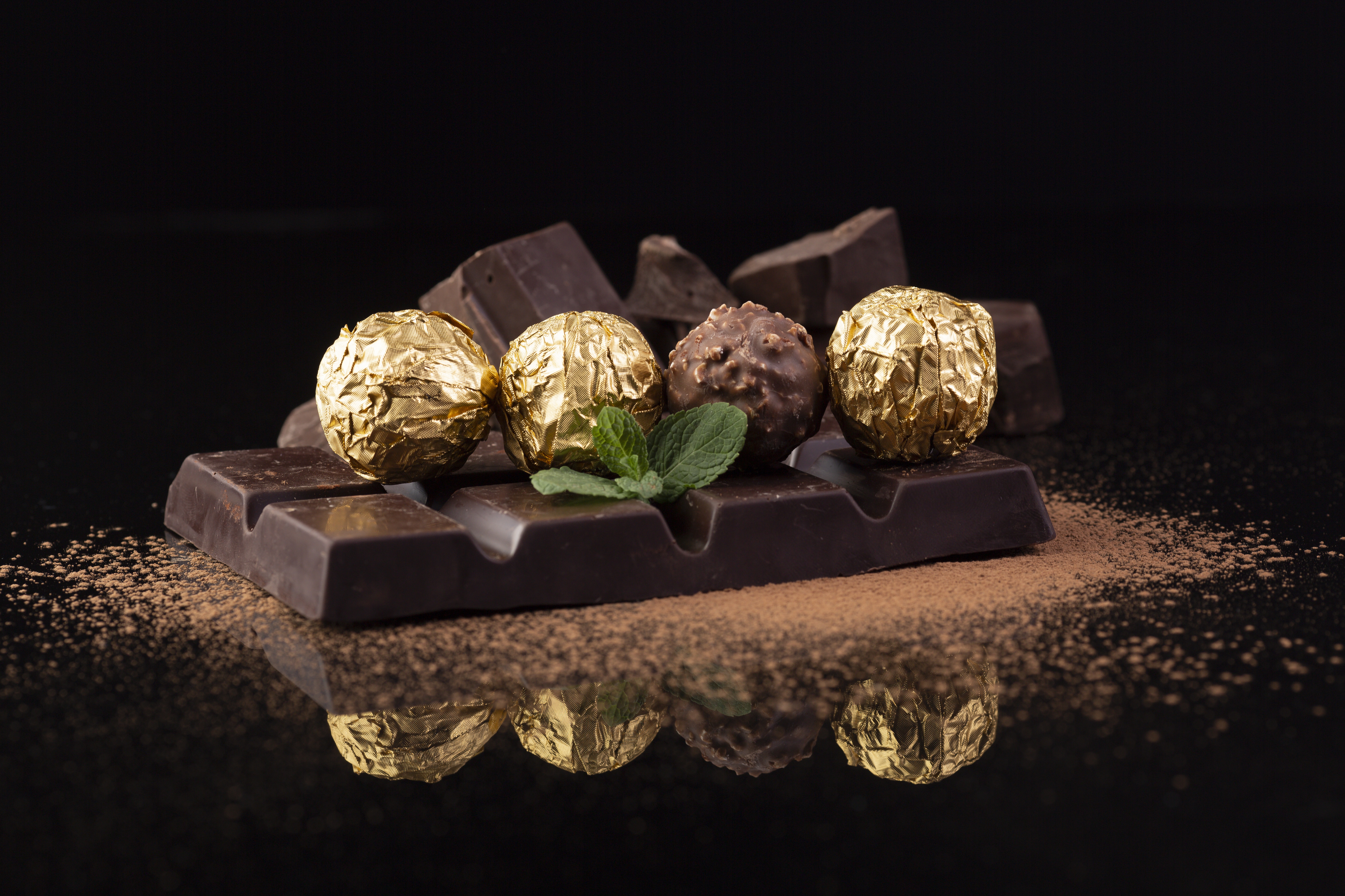 Download mobile wallpaper Food, Chocolate, Reflection for free.