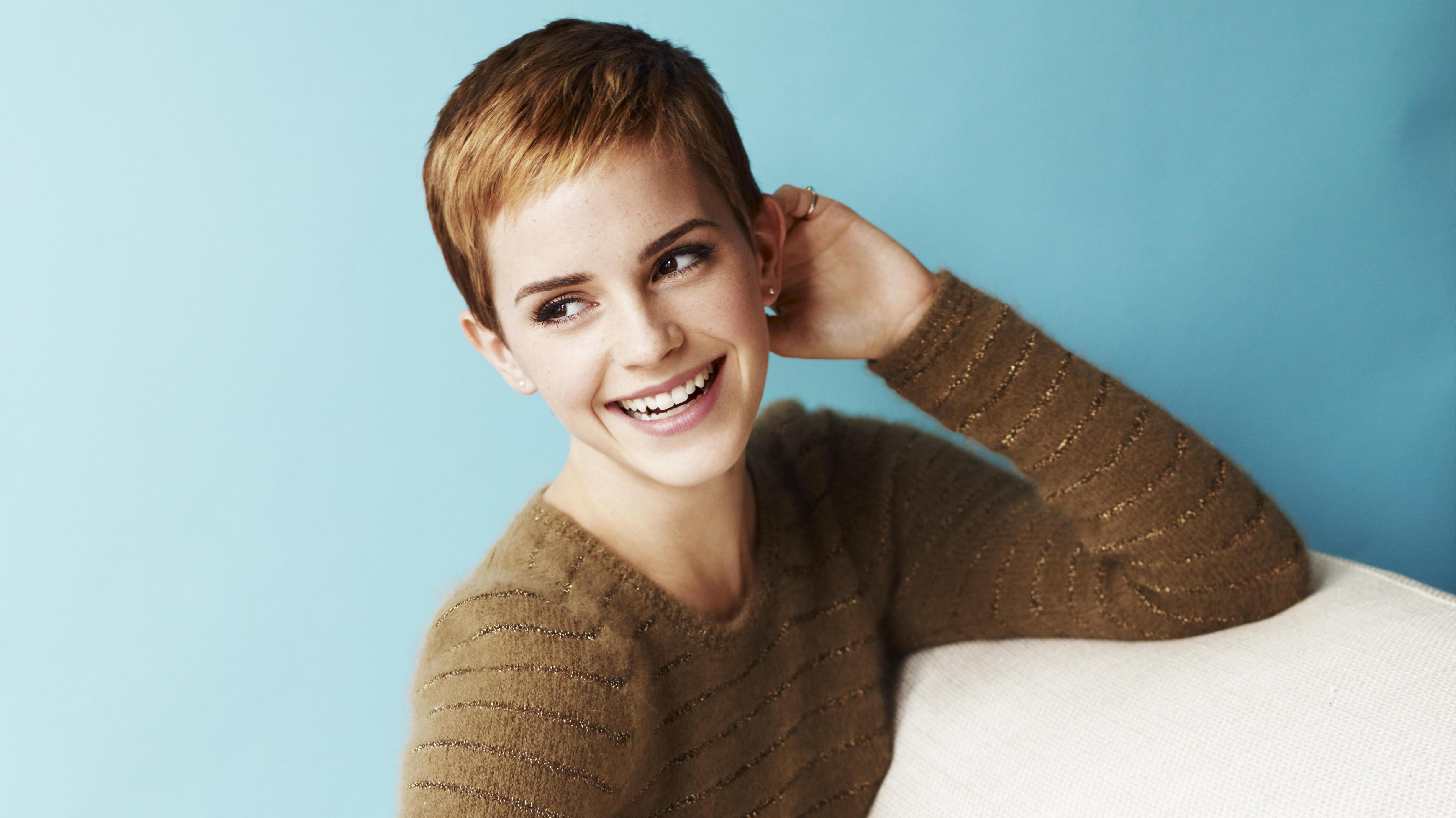 Laden Sie das Emma Watson, Lächeln, Englisch, Braune Augen, Berühmtheiten, Kurzes Haar, Darstellerin-Bild kostenlos auf Ihren PC-Desktop herunter