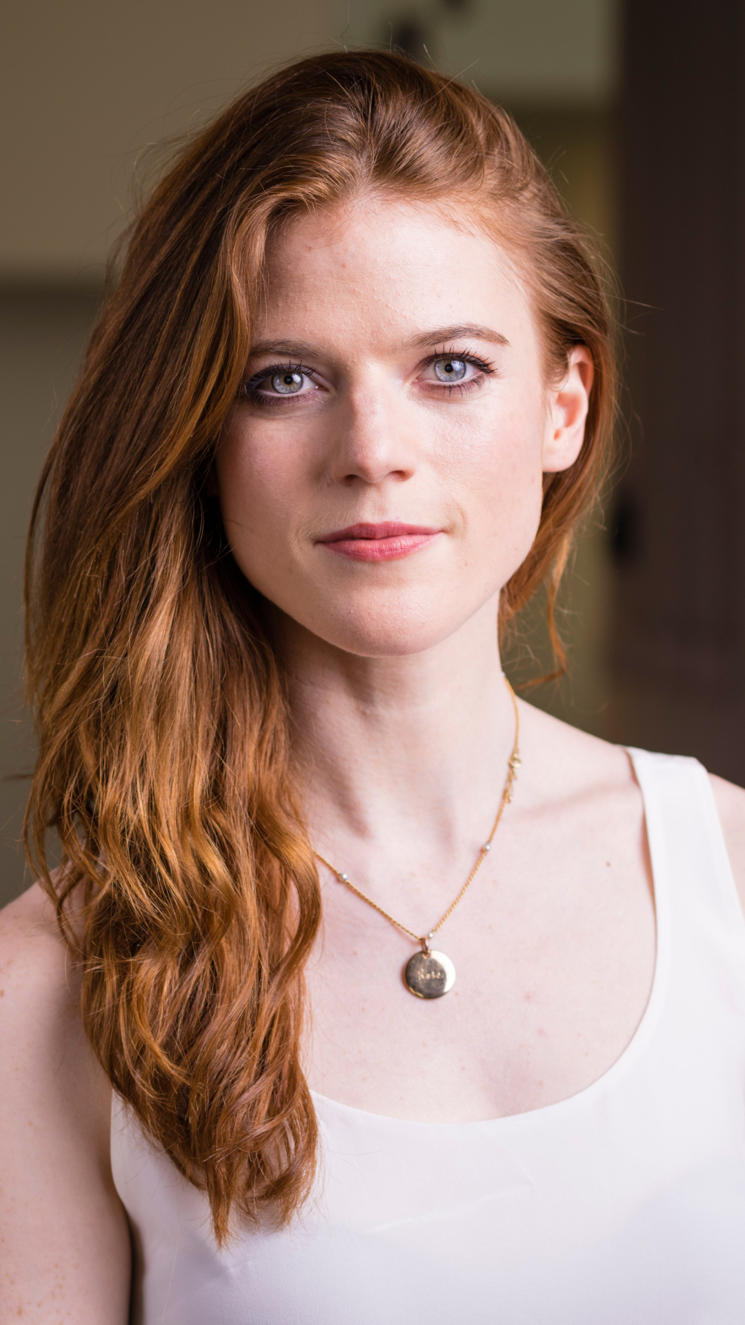 Download mobile wallpaper Redhead, Face, Blue Eyes, Celebrity, Actress, Rose Leslie for free.