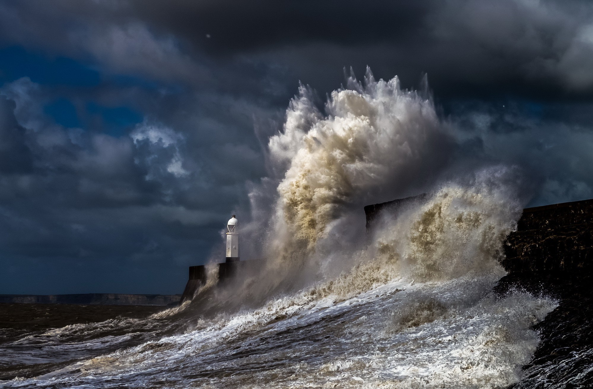 Laden Sie das Ozean, Leuchtturm, Sturm, Wolke, Welle, Menschengemacht-Bild kostenlos auf Ihren PC-Desktop herunter