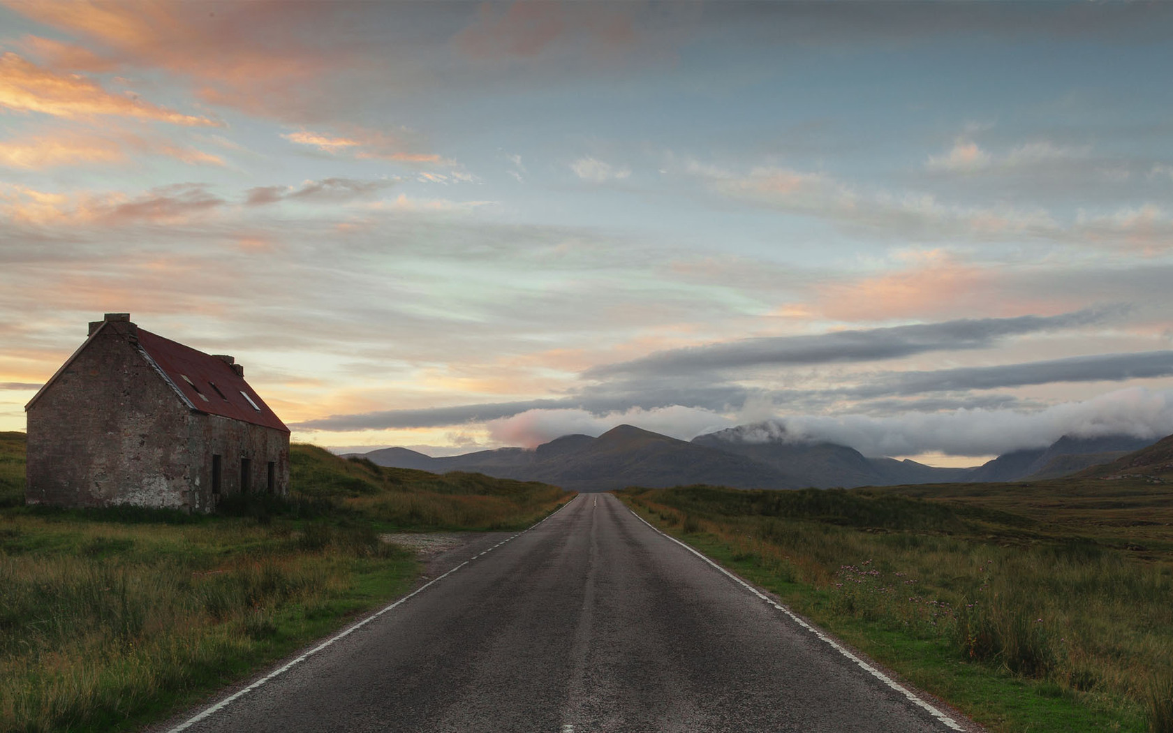 Descarga gratis la imagen Casa, Carretera, Atardecer, Hecho Por El Hombre en el escritorio de tu PC