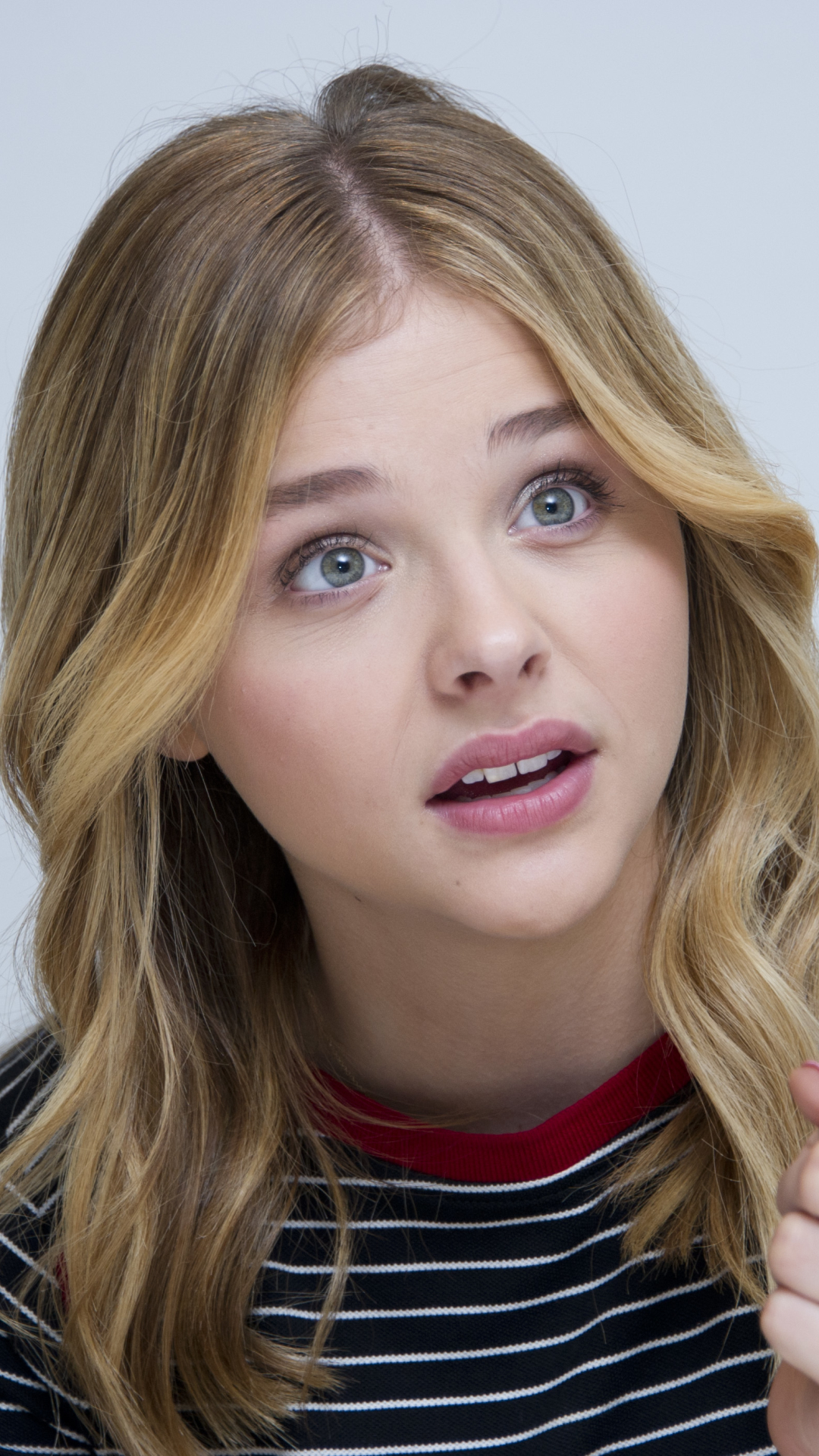 Téléchargez des papiers peints mobile Célébrités, Chloë Grace Moretz gratuitement.