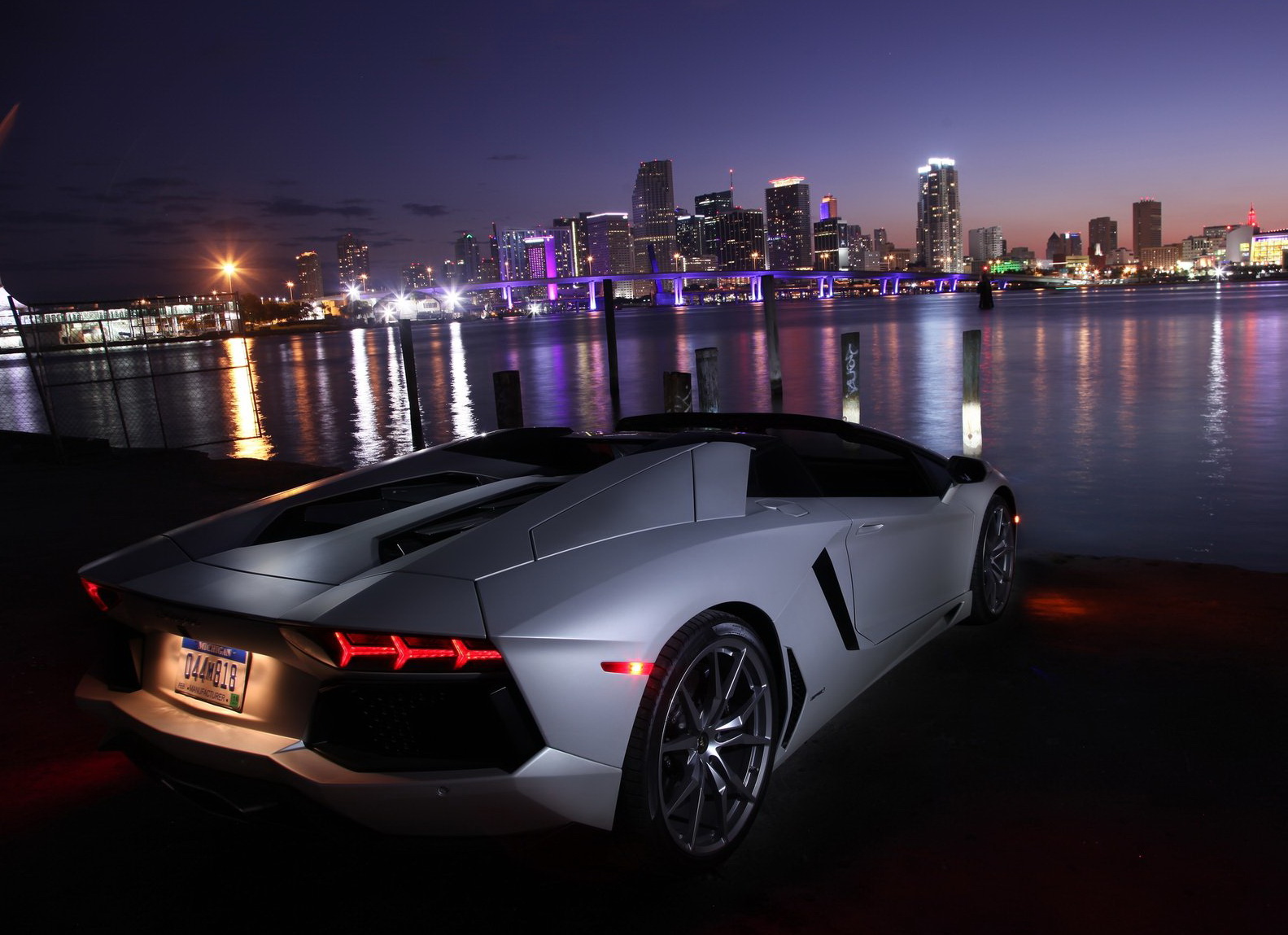 315099 Bildschirmschoner und Hintergrundbilder Lamborghini auf Ihrem Telefon. Laden Sie  Bilder kostenlos herunter