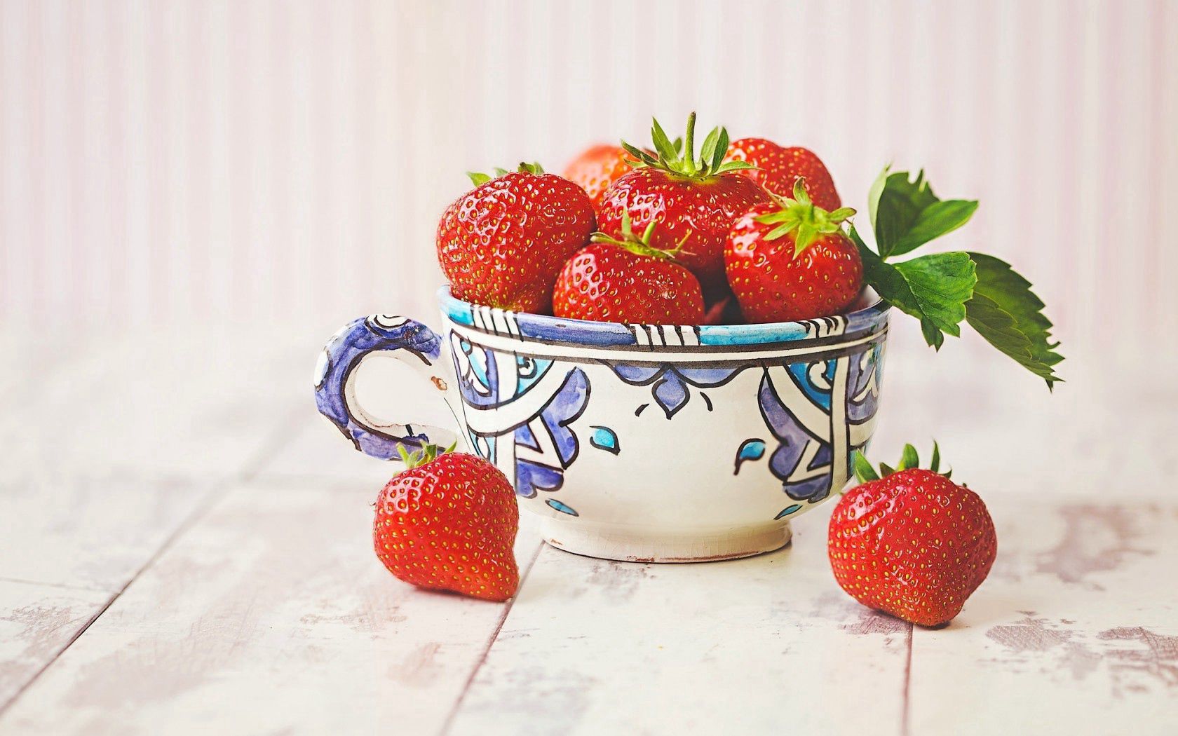 PC Wallpapers food, strawberry, berries, cup, ripe