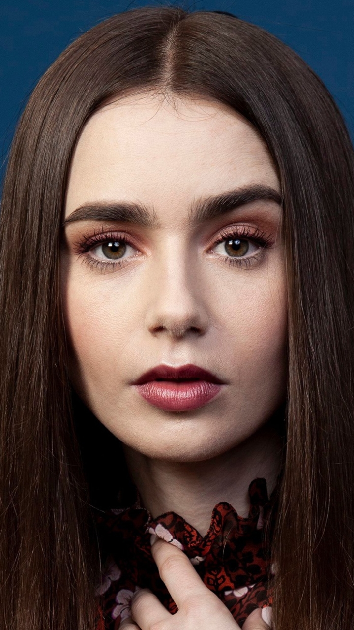 Download mobile wallpaper English, Face, Brunette, Model, Celebrity, Brown Eyes, Actress, Lipstick, Lily Collins for free.