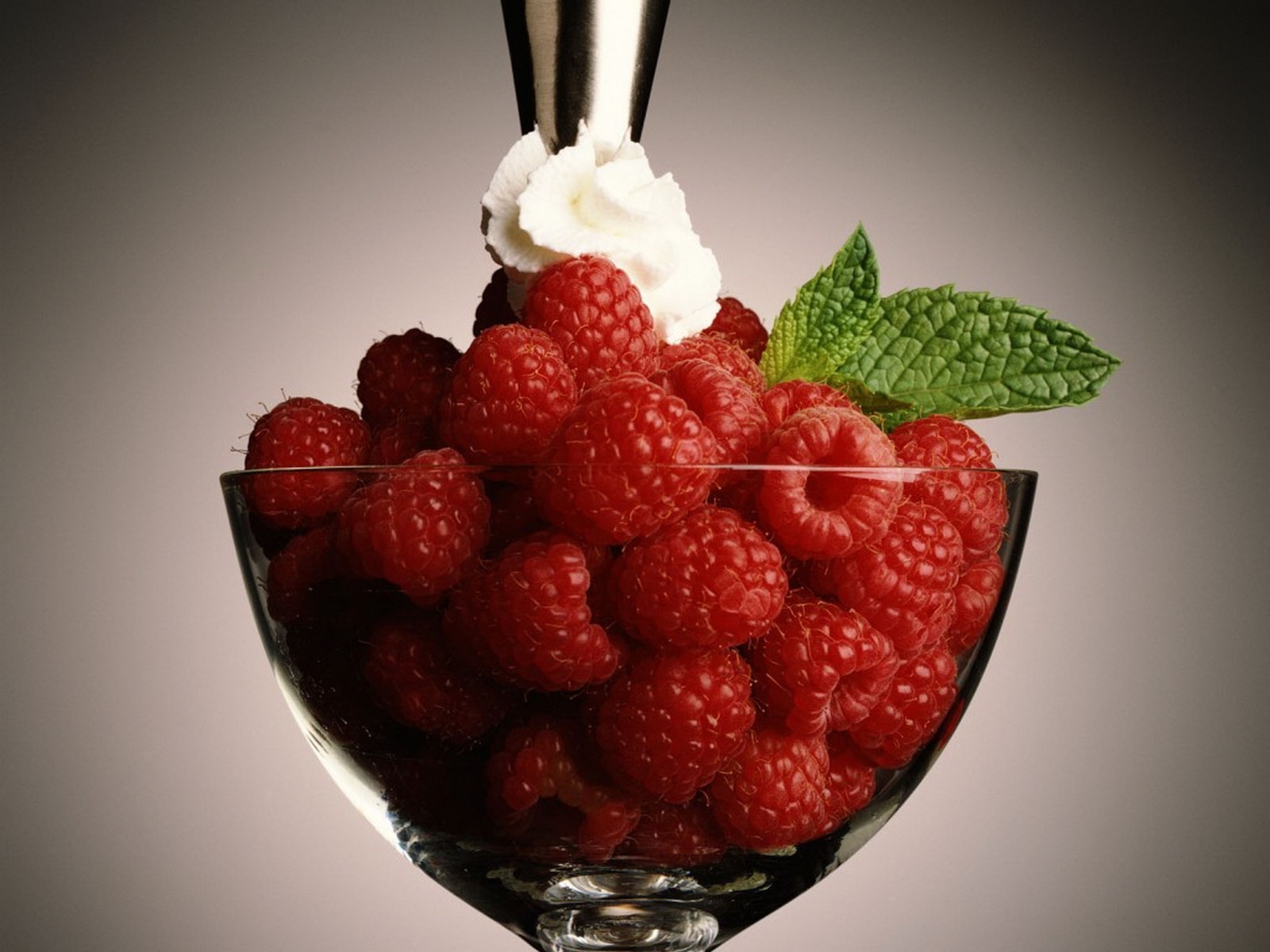 Free download wallpaper Raspberry, Berries, Fruits, Food, Dessert on your PC desktop