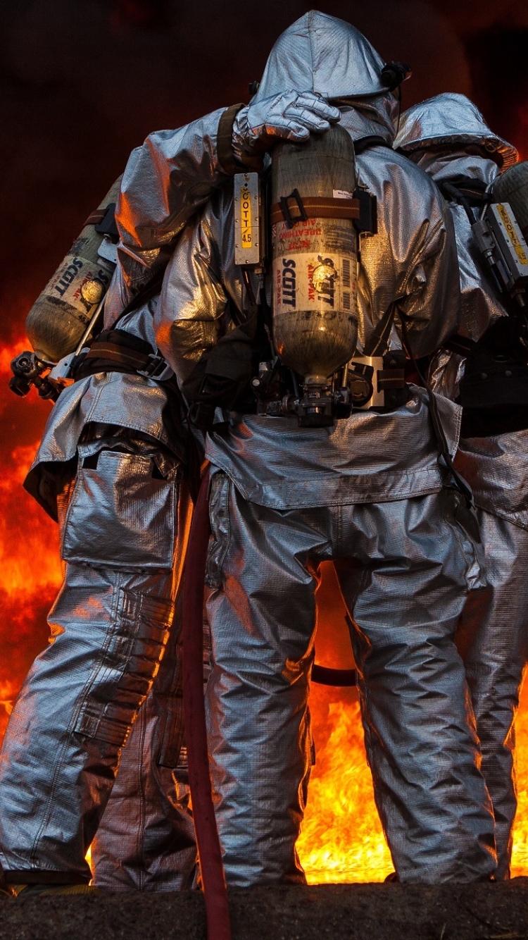 Download mobile wallpaper Water, Fire, Men, Flame, Hose, Firefighter for free.