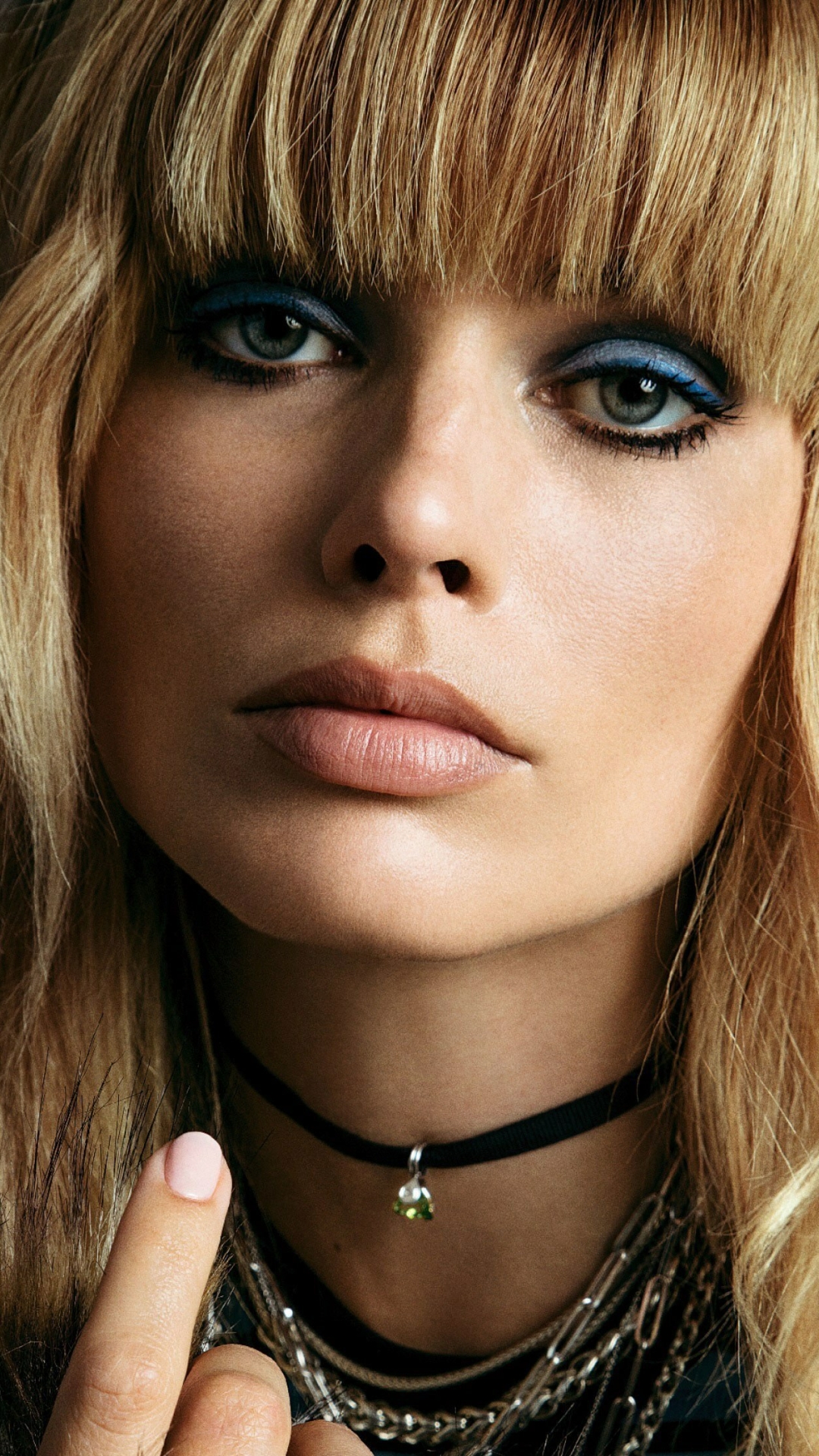 Download mobile wallpaper Close Up, Blonde, Face, Blue Eyes, Celebrity, Actress, Australian, Margot Robbie for free.