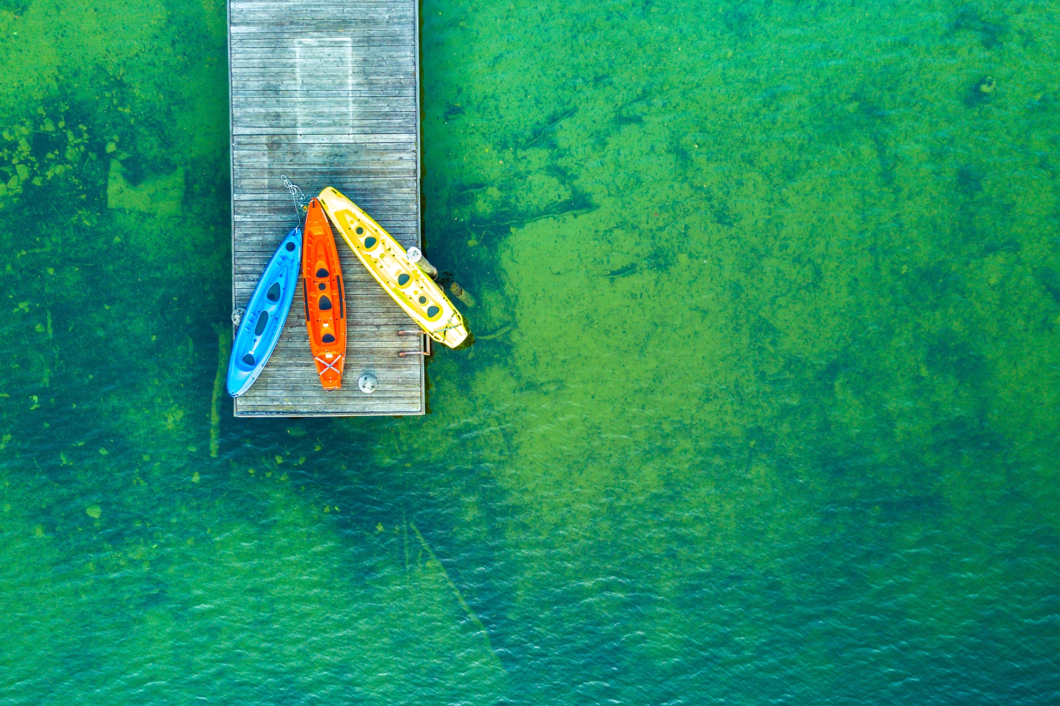 vehicles, kayak, pier, water, green, aerial