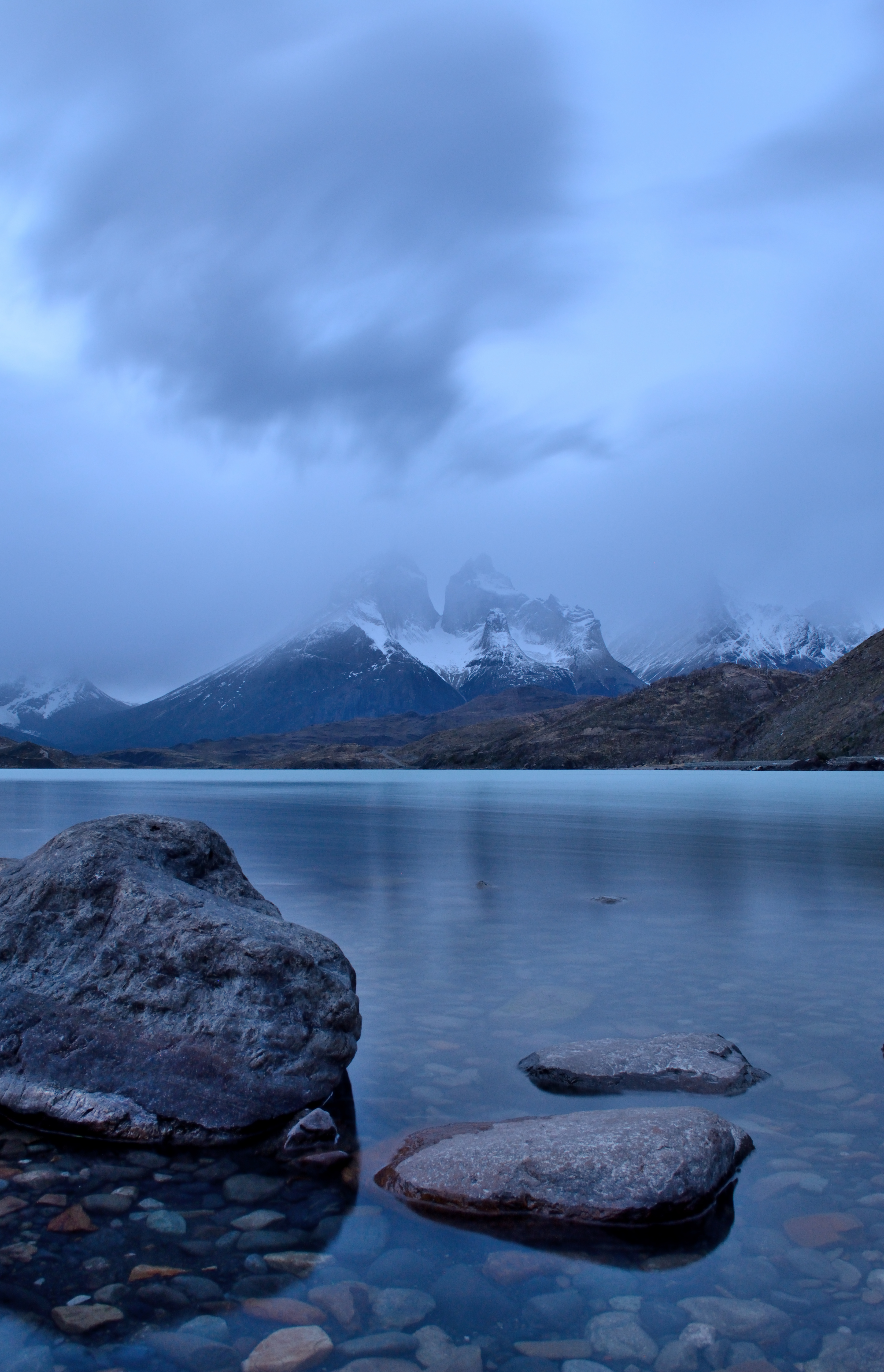 Descarga gratis la imagen Naturaleza, Stones, Guijarro, Montañas, Lago, Nevado, Cubierto De Nieve en el escritorio de tu PC