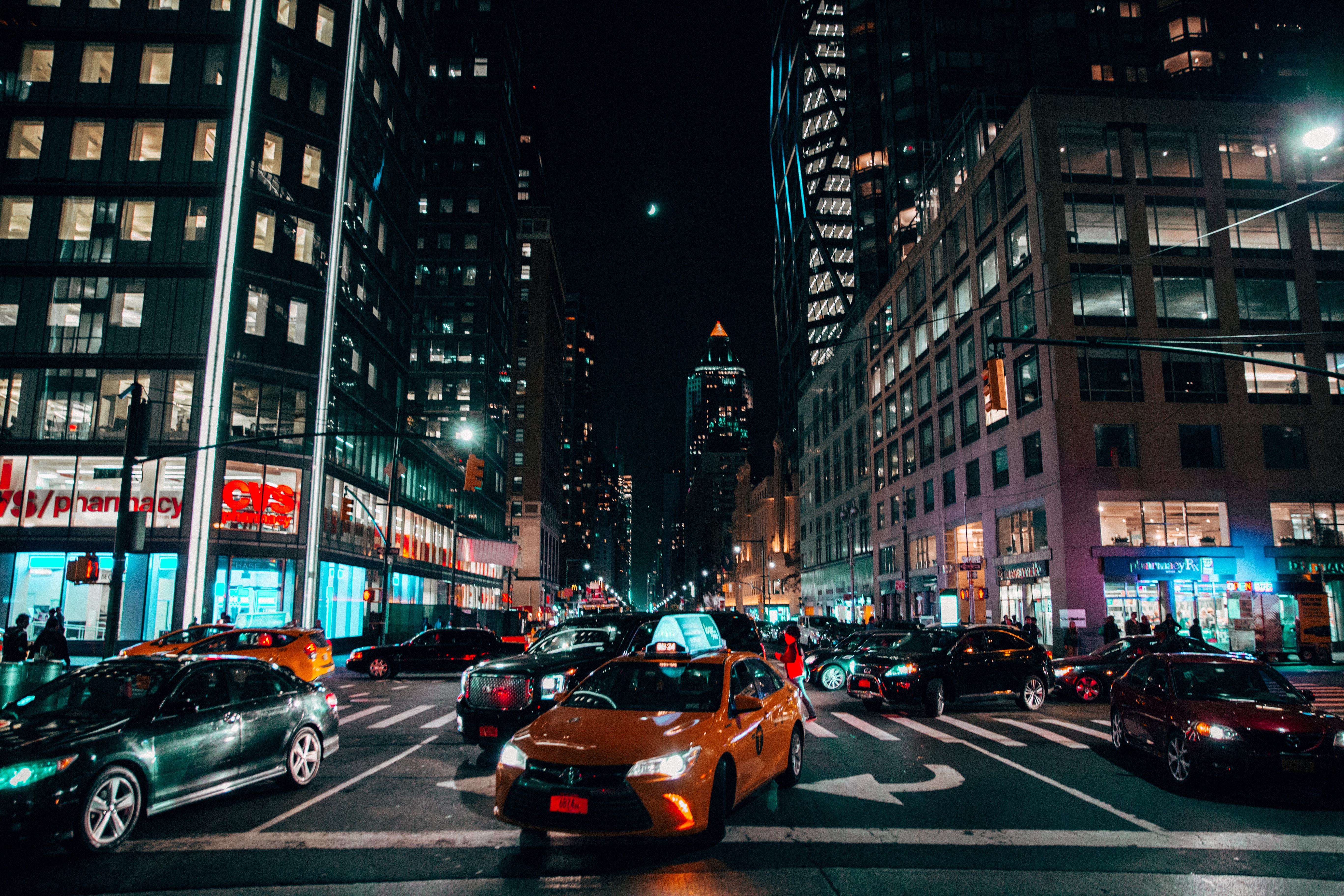 traffic, night city, cars, movement Smartphone Background
