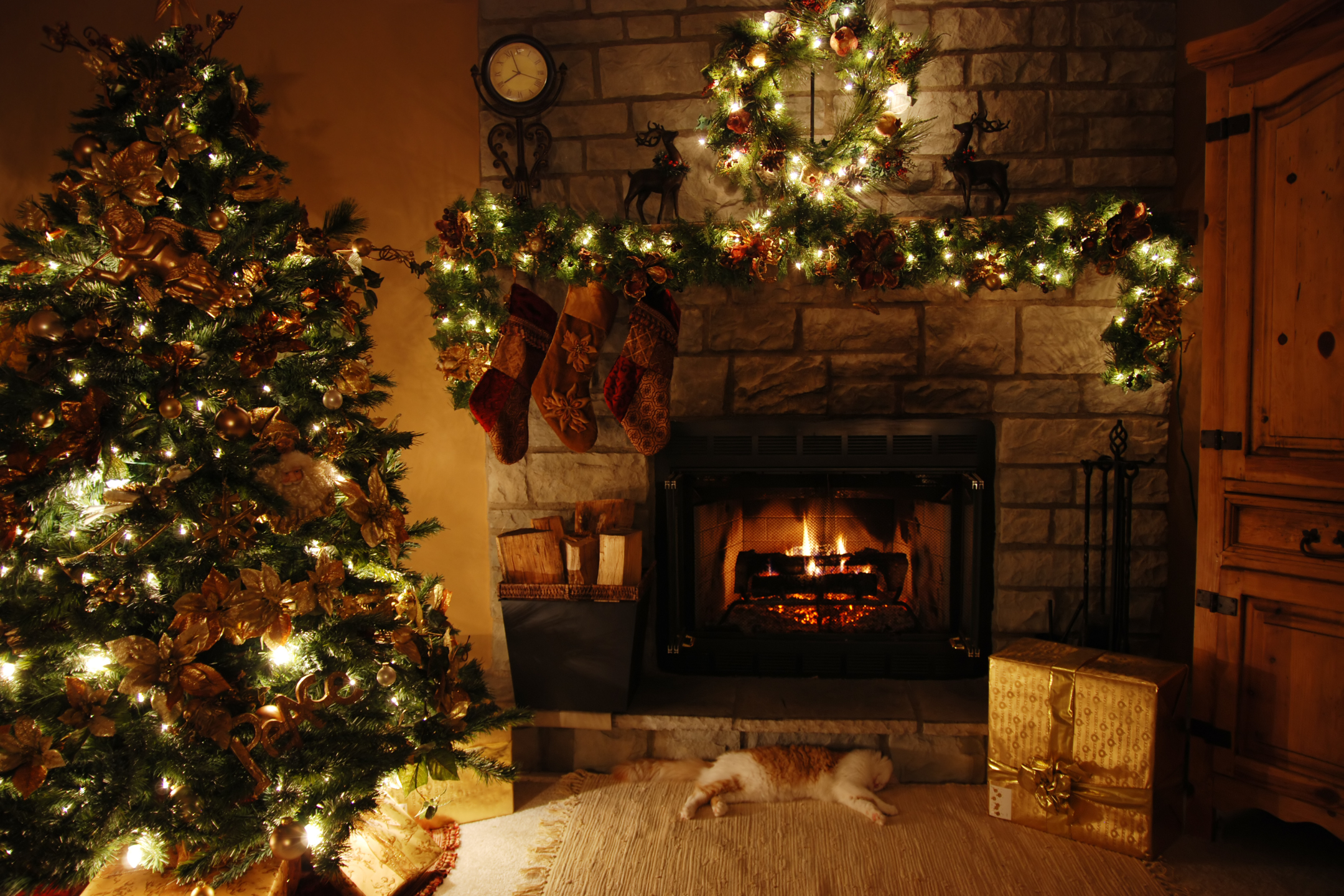 Download mobile wallpaper Light, Christmas, Holiday, Gift, Christmas Tree, Fireplace, Christmas Ornaments, Christmas Lights for free.